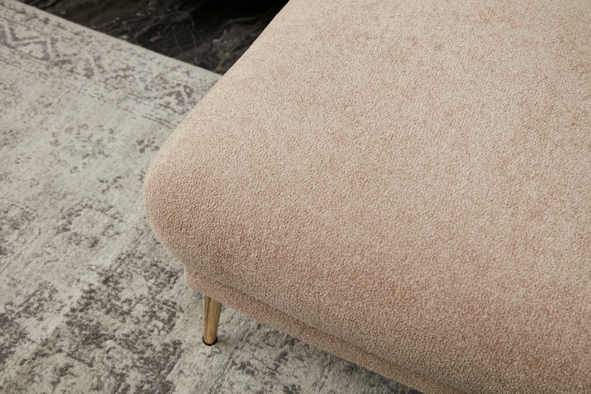 Sofá-cama de canto elegante, estrutura de madeira de faia, 266 x 133 cm, bege e dourado, 100% poliéster, fácil de limpar, design moderno e glamoroso, perfeito para salas de estar