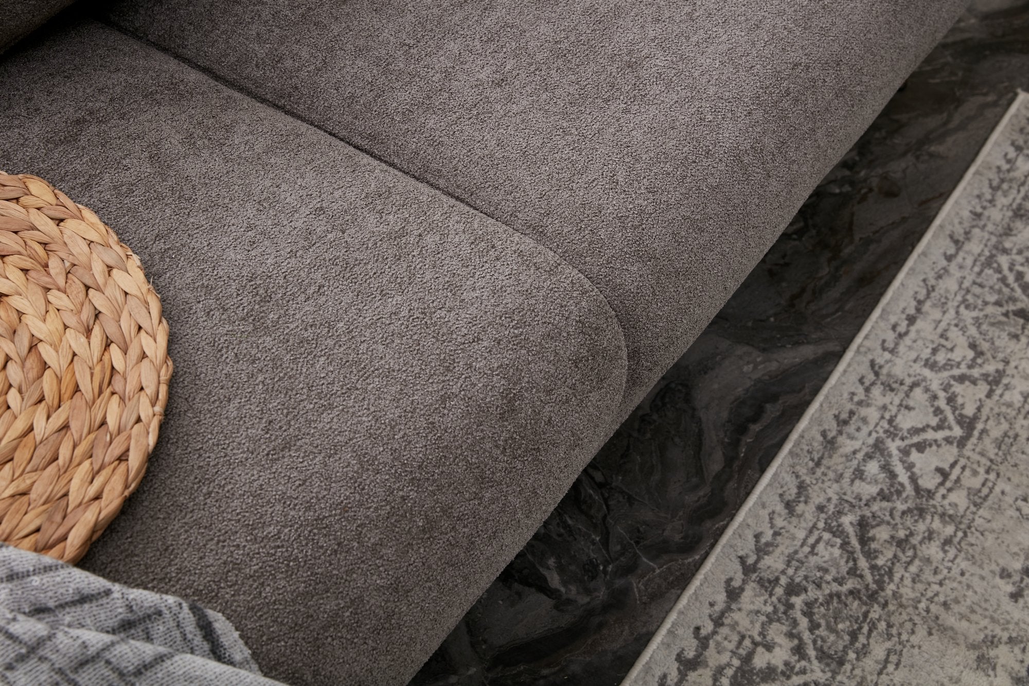 Sofá-cama de canto elegante, estrutura de madeira de faia, cinza e dourado, 266 x 133 cm | 100% poliéster, fácil de limpar, inclui 3 almofadas | Design escandinavo moderno