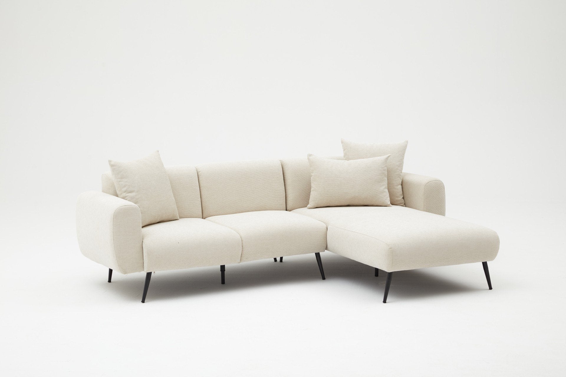 Sofá de canto elegante em tom creme, estrutura de madeira de faia, 252 cm | Tecido Bouclette 100% poliéster, fácil de limpar | Design reversível, pernas de metal, perfeito para salas de estar modernas