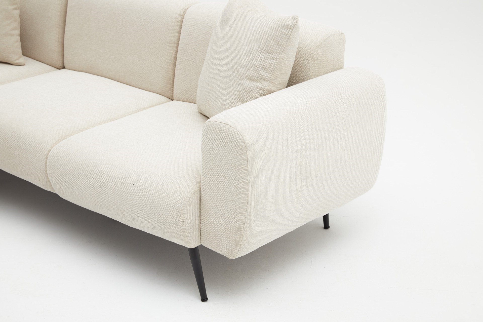 Sofá de canto elegante em tom creme, estrutura de madeira de faia, 252 cm | Tecido Bouclette 100% poliéster, fácil de limpar | Design reversível, pernas de metal, perfeito para salas de estar modernas