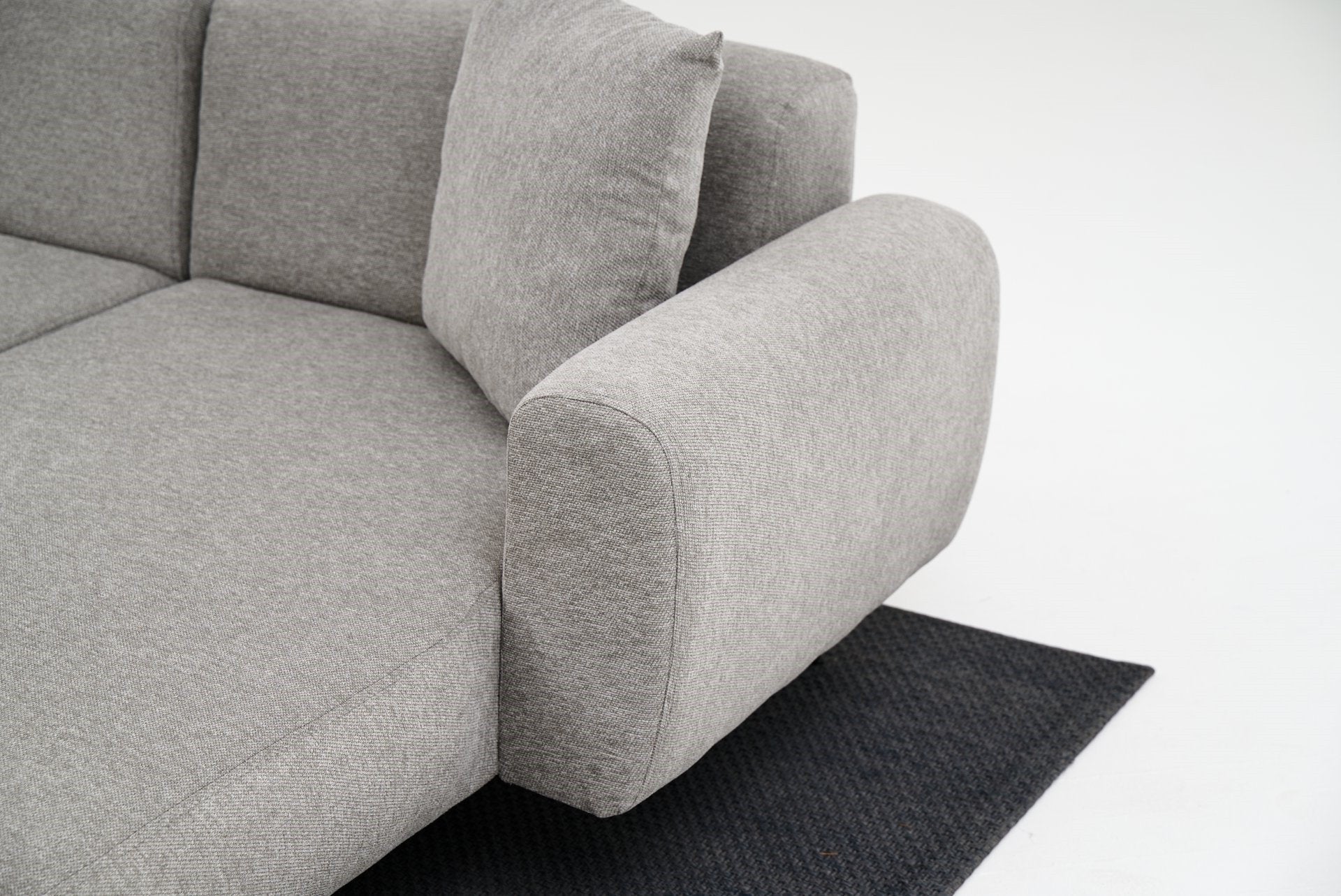 Sofá de canto reversível, cinza claro, 252 cm | Estrutura 100% madeira de faia, tecido chenille | Braços removíveis, perfeito para salas de estar modernas