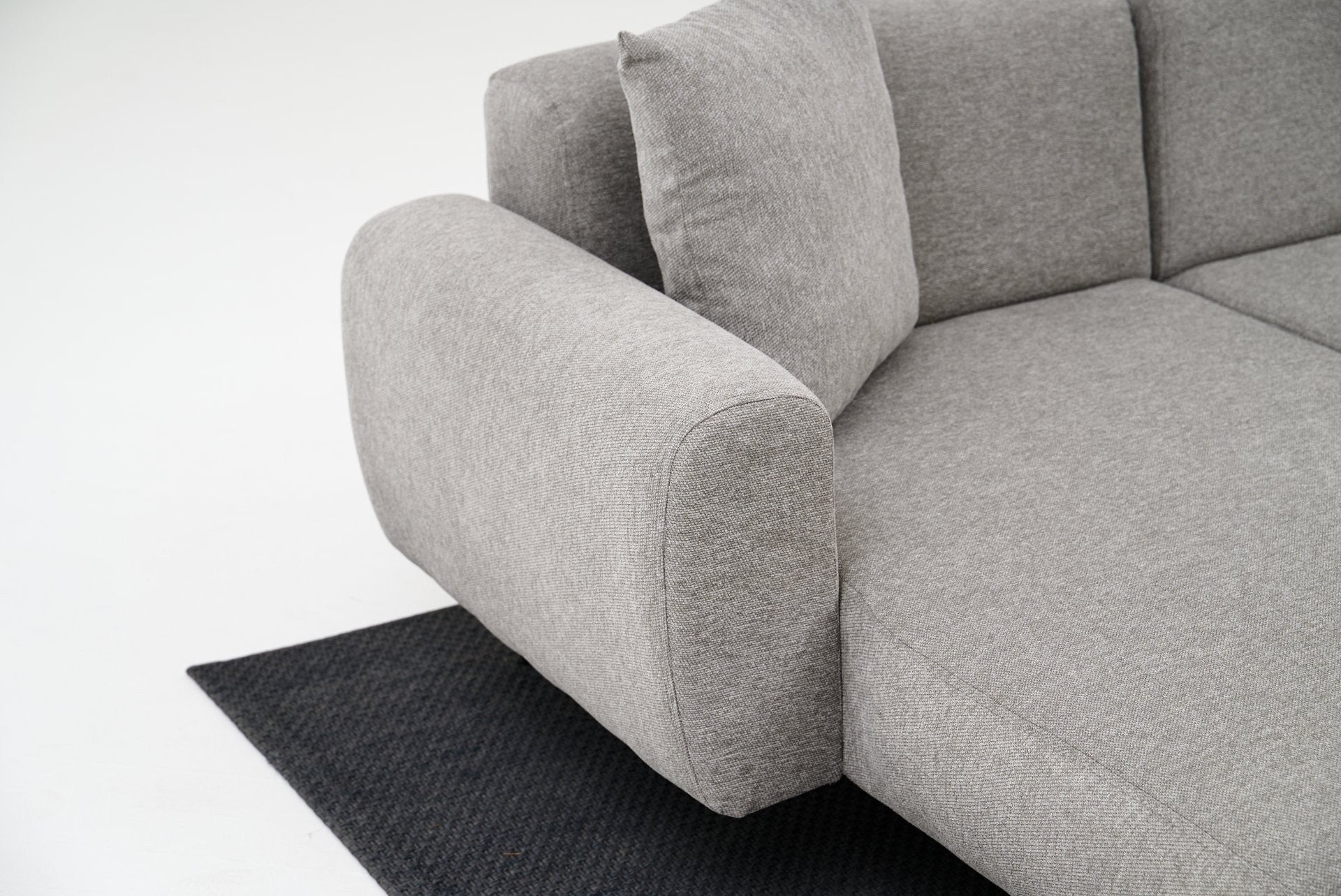 Sofá de canto reversível, cinza claro, 252 cm | Estrutura 100% madeira de faia, tecido chenille | Braços removíveis, perfeito para salas de estar modernas