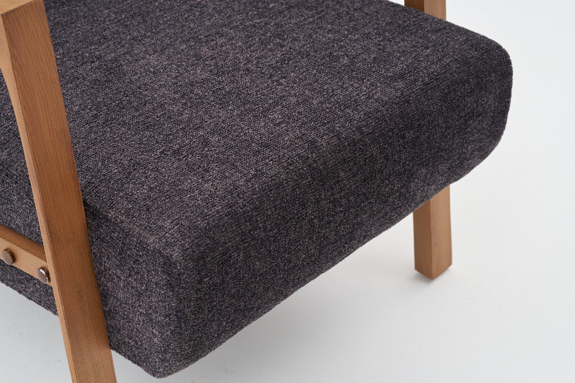 Poltrona – 69x80x83 cm – Antracite – Madeira de Faia, Tecido Chenille 100% Poliéster