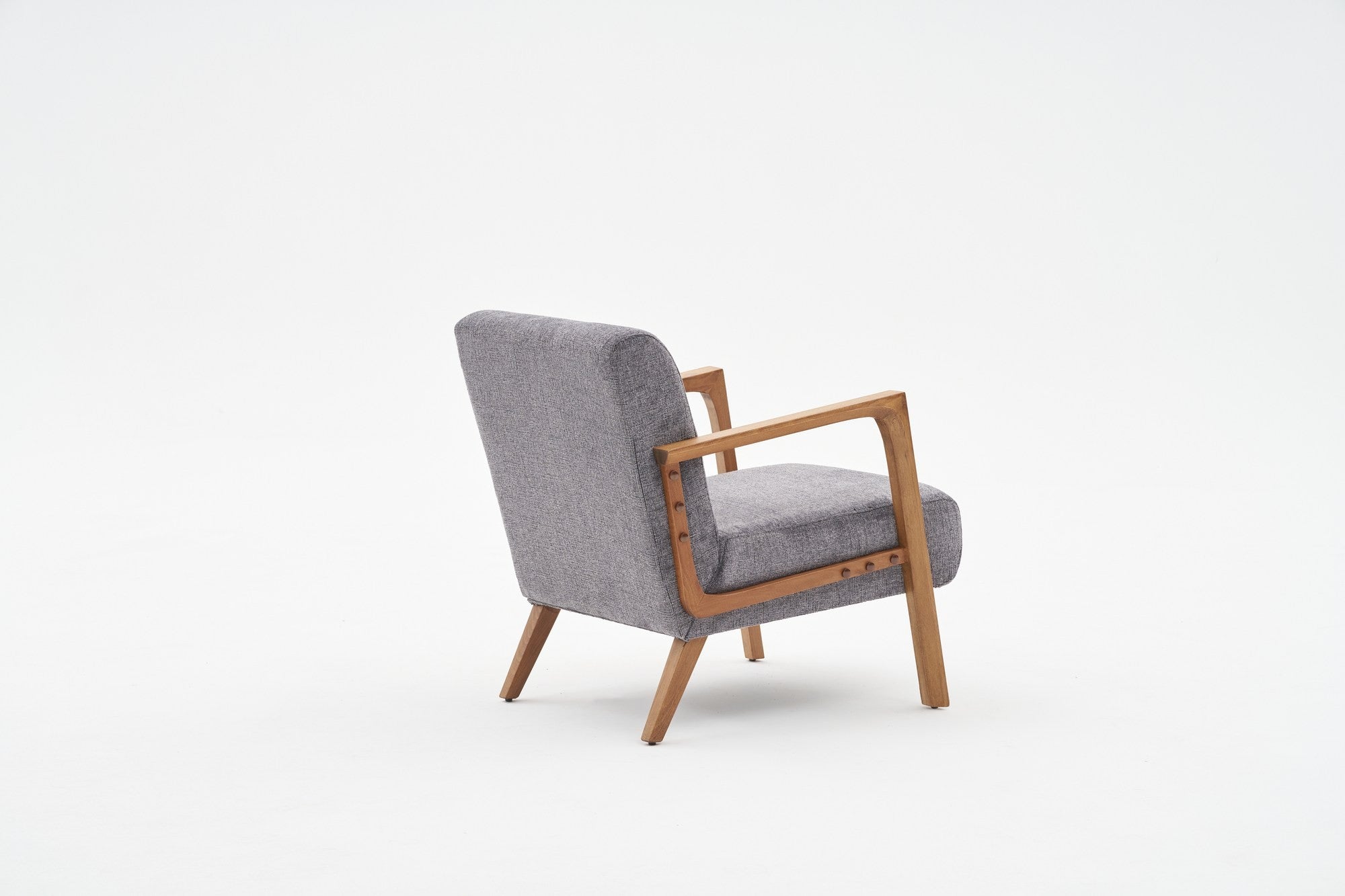Poltrona – 69 x 80 x 83 cm – Cinza – Madeira de Faia e Tecido Chenille