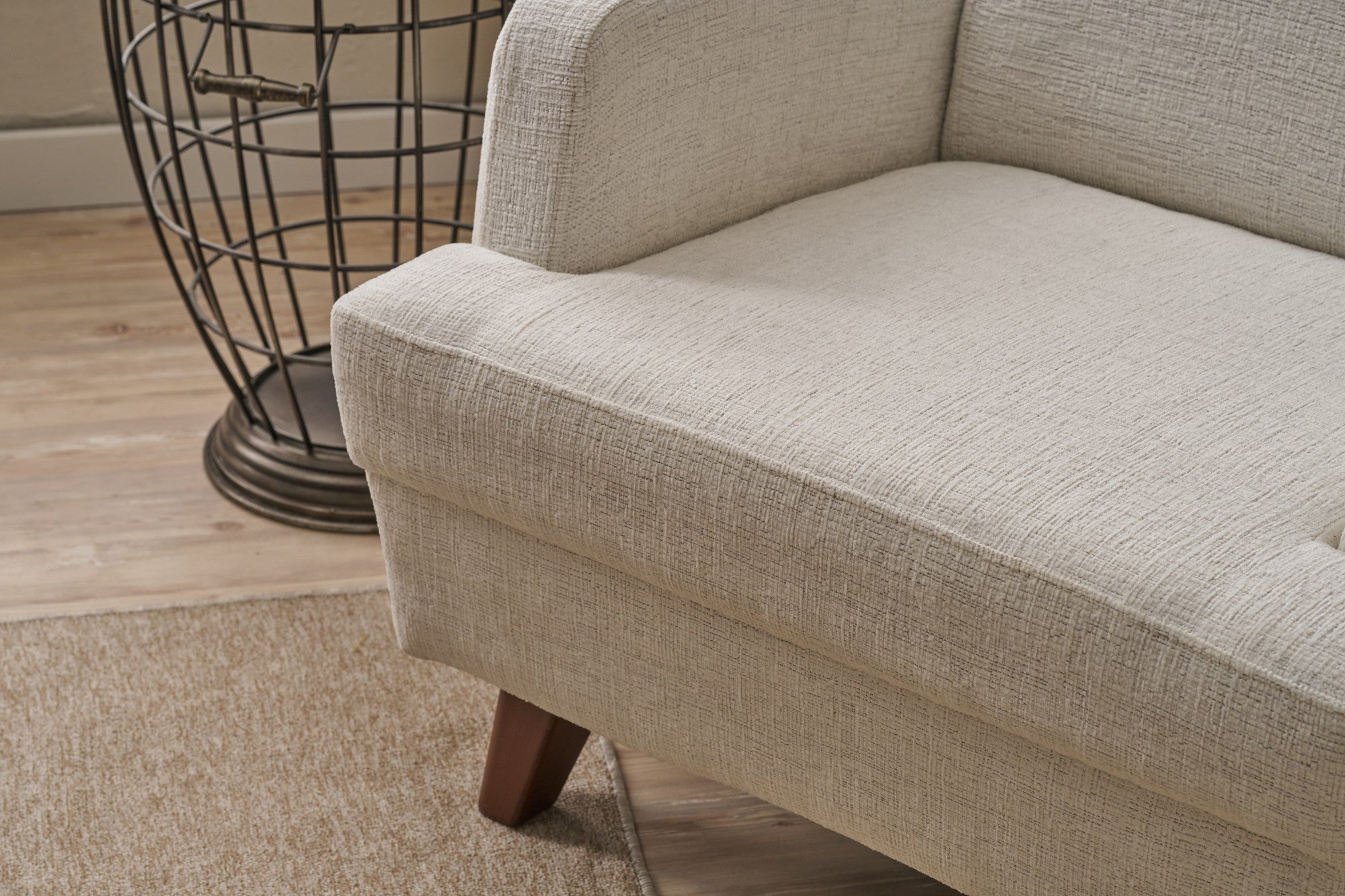 Poltrona Elegante – 76 x 91 x 87 cm – Creme – Madeira Maciça