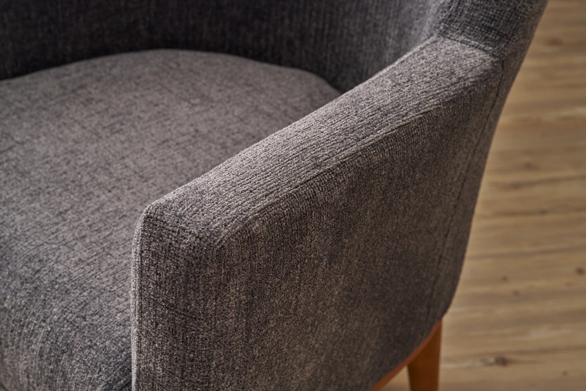 Poltrona Elegante, Tecido Chenille Cinza, 74 x 80 x 75 cm | Estrutura e Pernas em Madeira de Carpa, Assento Confortável em Espuma de 12 cm | Perfeita para Sala de Estar e Escritório