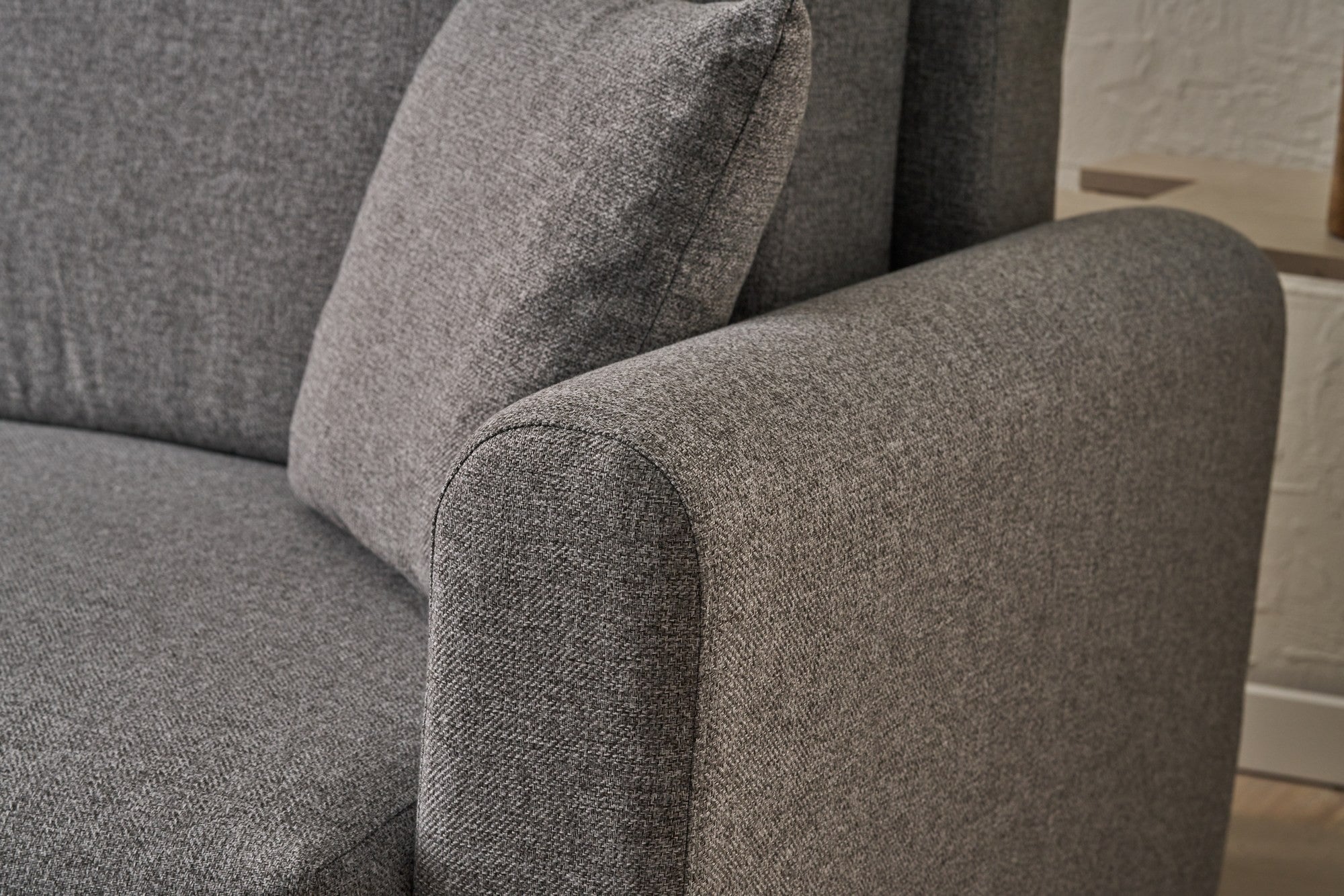 Sofá-cama de canto elegante, cinza, 246 x 160 x 85 cm | Estrutura em madeira de abeto, 100% poliéster, espuma 28 DNS, pernas em madeira de faia | Perfeito para espaços modernos