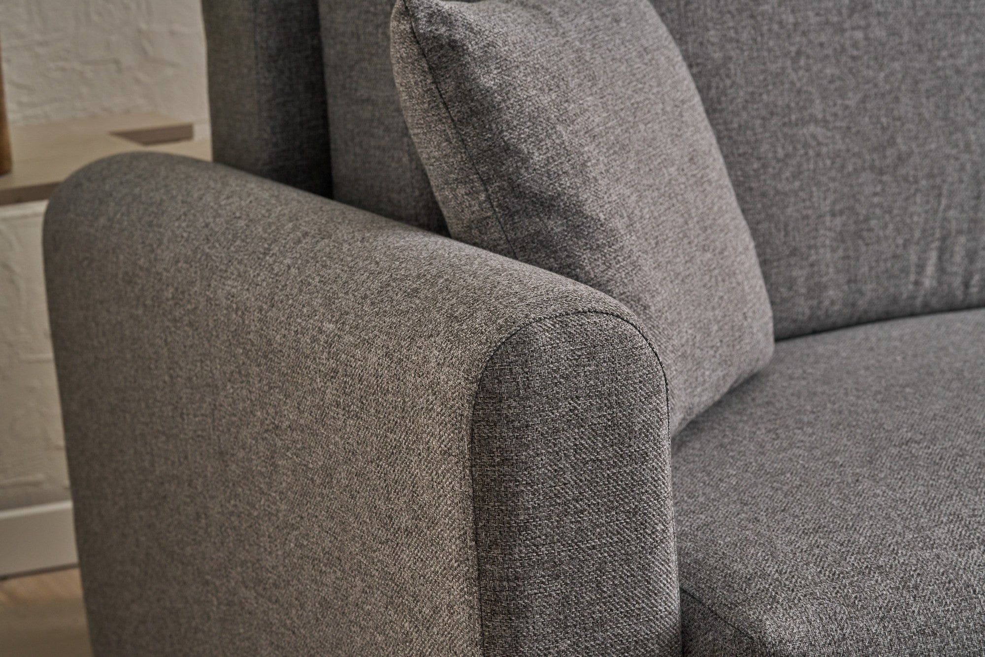 Sofá-cama de canto elegante, cinza, 246 x 160 x 85 cm | Estrutura em madeira de abeto, 100% poliéster, espuma 28 DNS, pernas em madeira de faia | Perfeito para espaços modernos