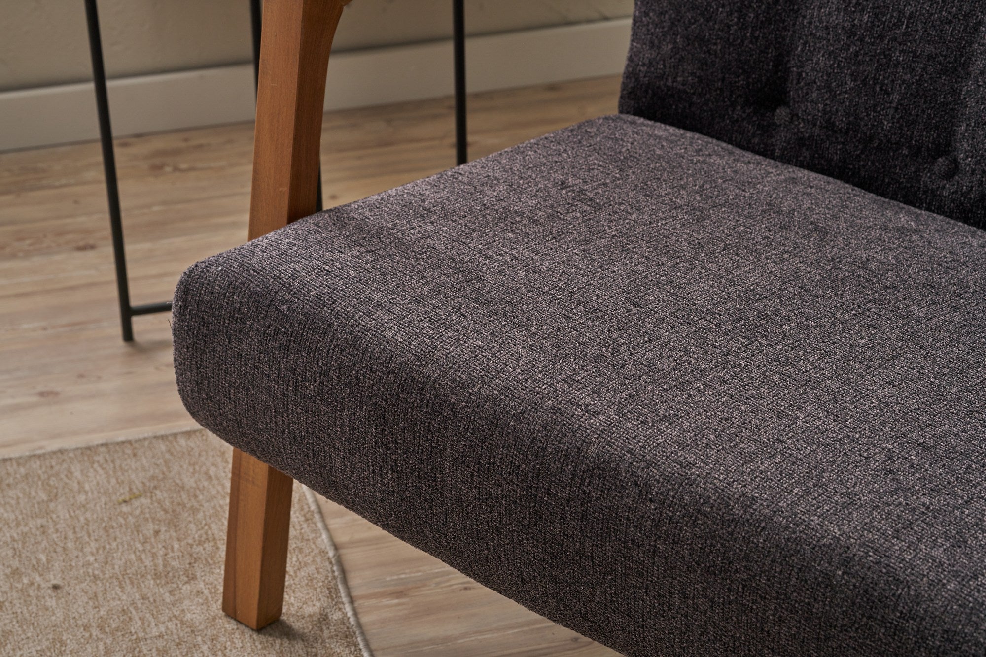 Sofá elegante de 2 lugares, antracite, 114 x 85 x 80 cm | Estrutura e pernas em madeira de faia, tecido chenille 100% poliéster | Design confortável e moderno para salas de estar