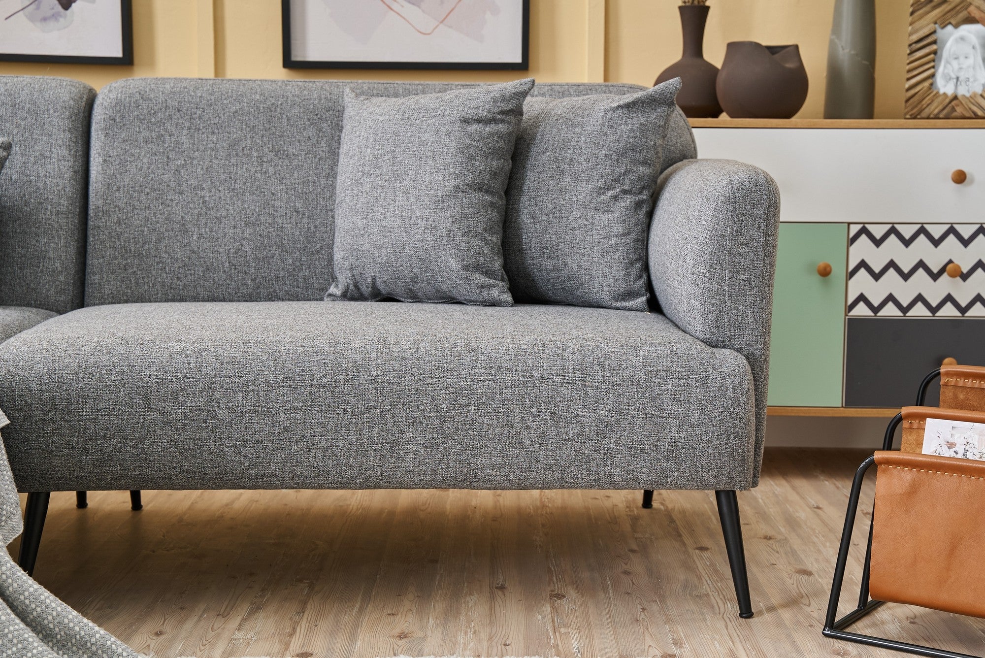 Sofá de canto cinza elegante, estrutura de madeira de faia, 100% linho, 250 cm x 100 cm | Assentos de espuma 30 DNS, pernas de metal preto | Perfeito para salas de estar modernas