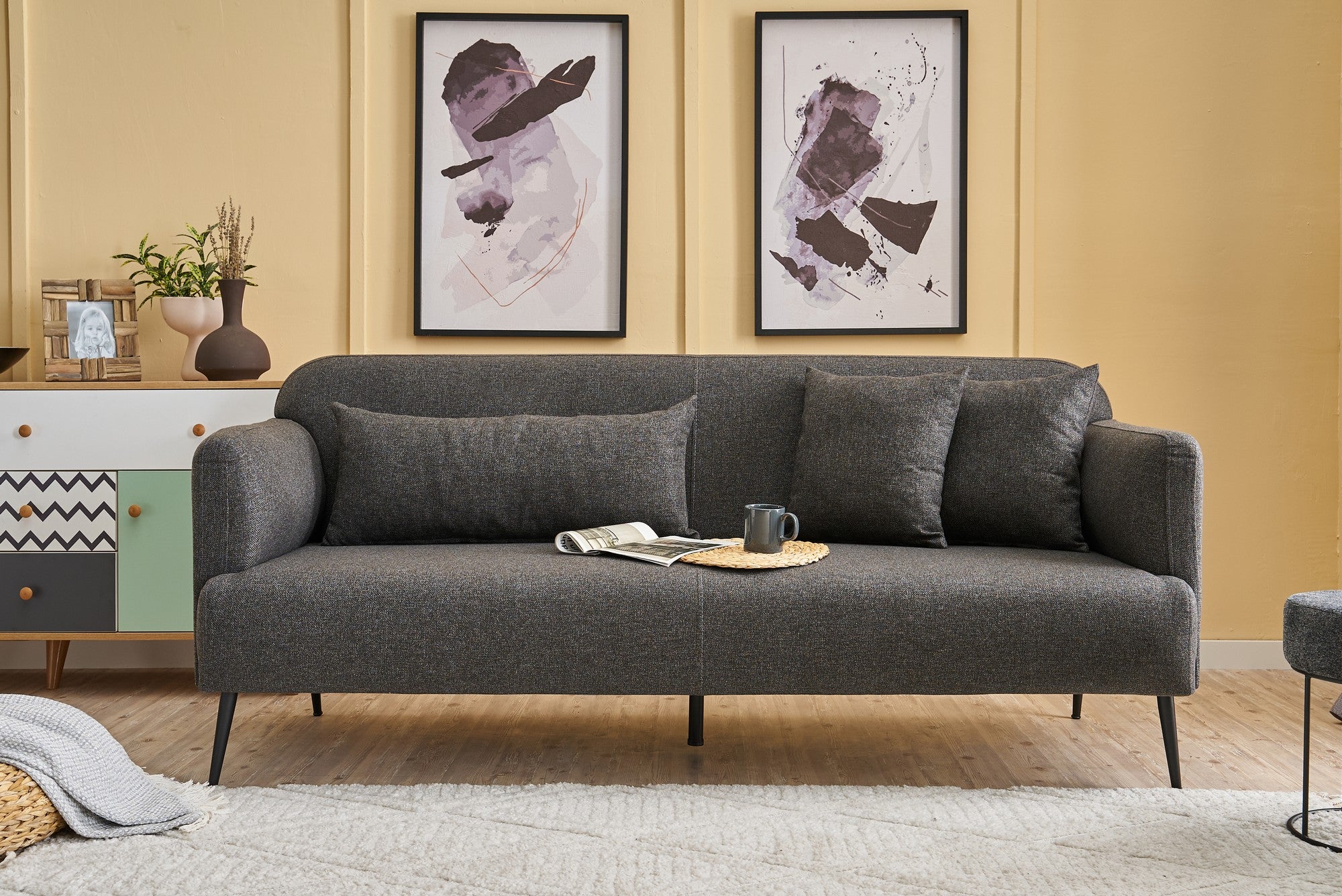 Sofá elegante de 3 lugares, antracite, 200 cm | Estrutura em madeira de faia, 100% linho, espuma 30 DNS | Design moderno com pernas de metal preto, perfeito para salas de estar