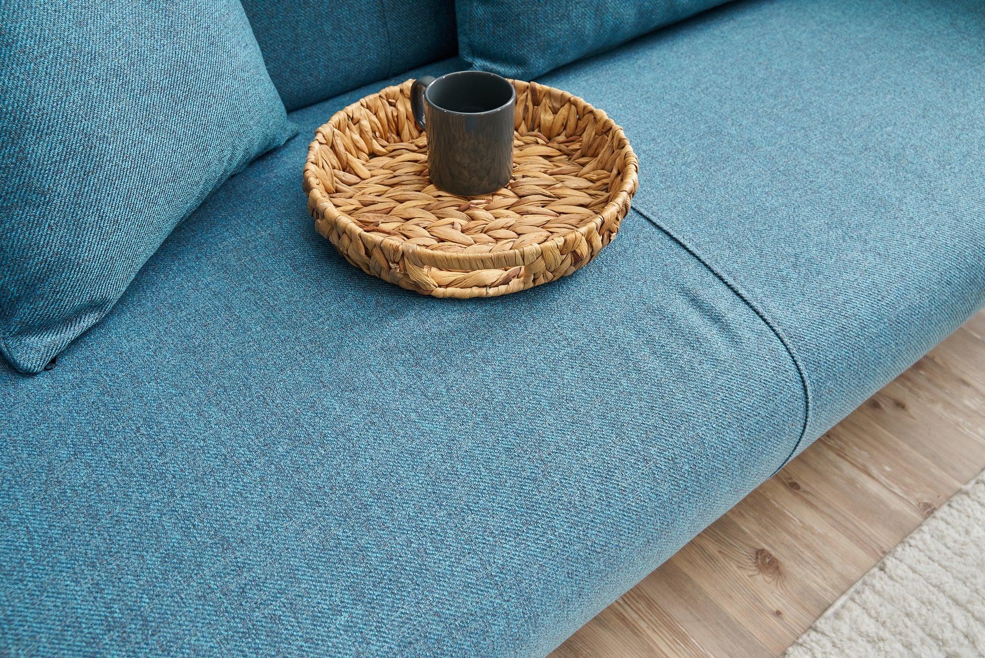Sofá elegante de 3 lugares, turquesa, 200 cm | Estrutura em madeira de faia, 100% linho, espuma 30 DNS | Design moderno com pernas de metal preto, perfeito para salas de estar