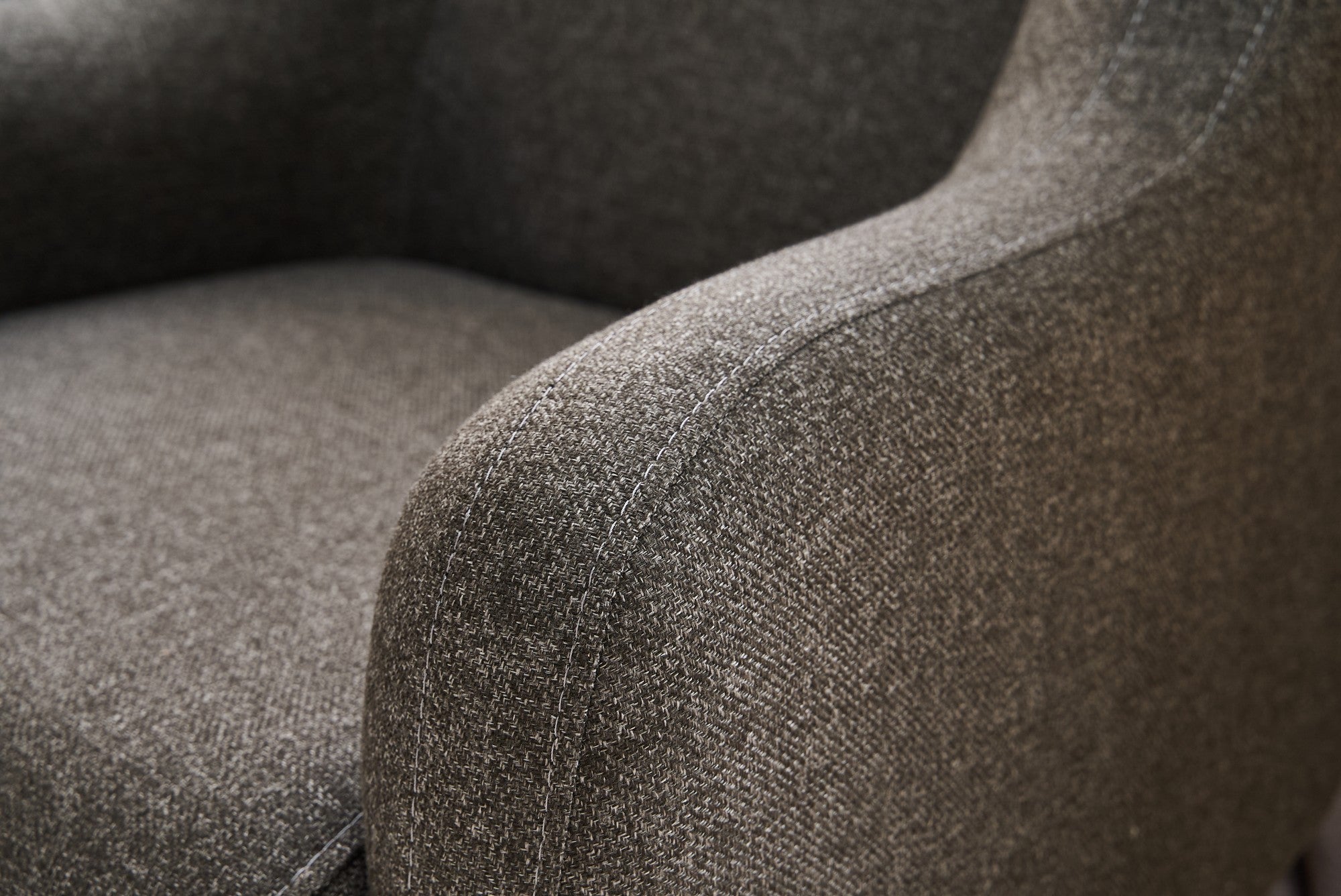 Sofá elegante de 1 lugar, antracite, 80 x 78 x 83 cm | Estrutura em madeira de faia, tecido 100% linho, espuma 30 DNS, pernas em metal preto | Perfeito para espaços modernos