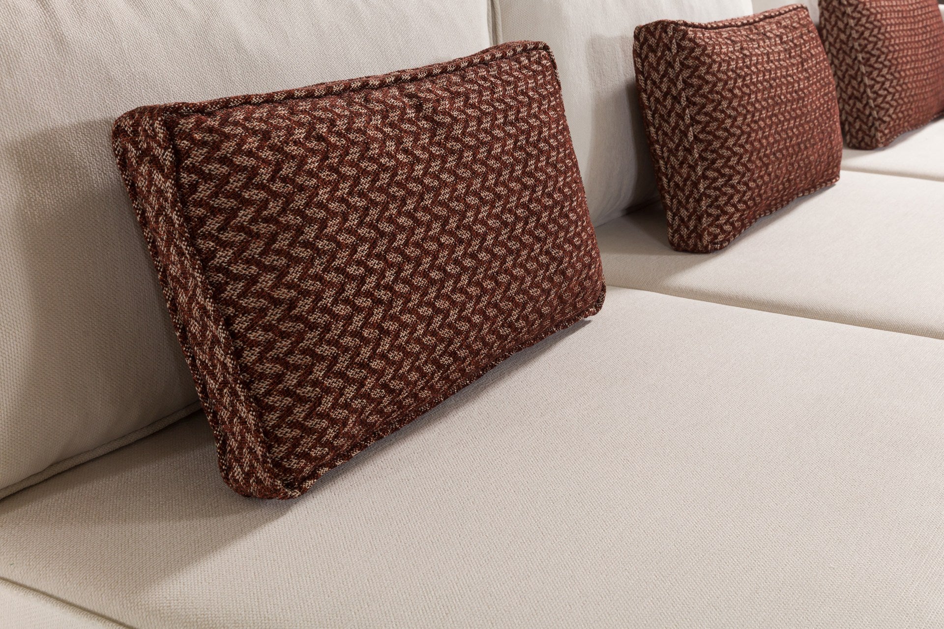 Sofá-cama de canto elegante, tecido chenille bege, 285 cm | Estrutura e pernas de madeira de faia, espuma 30 DNS | Perfeito para salas de estar modernas e espaços para hóspedes