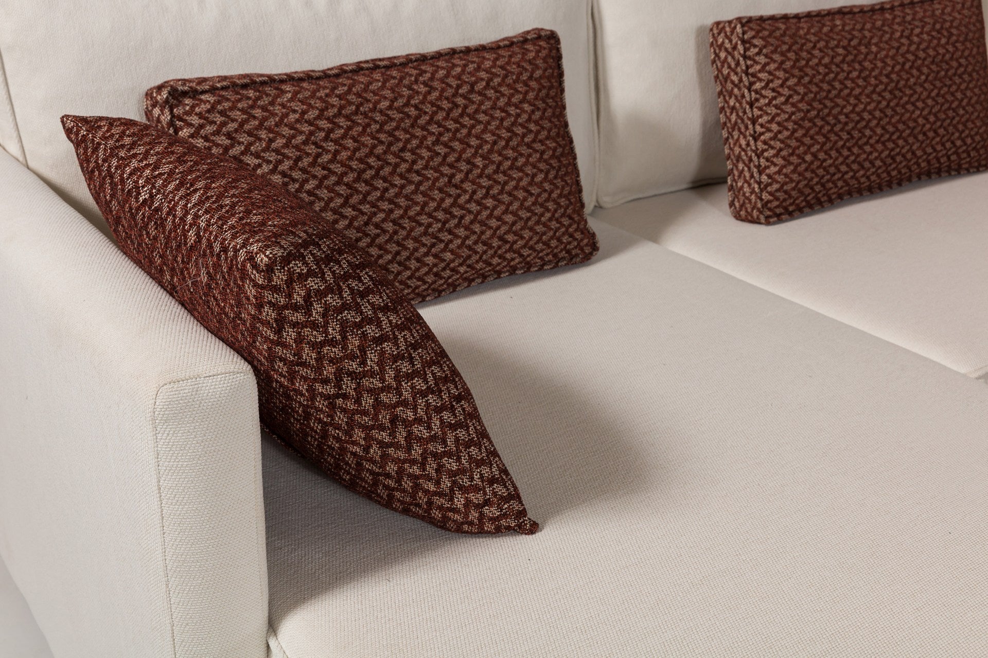 Sofá-cama de canto elegante, tecido chenille bege, 285 cm | Estrutura e pernas de madeira de faia, espuma 30 DNS | Perfeito para salas de estar modernas e espaços para hóspedes