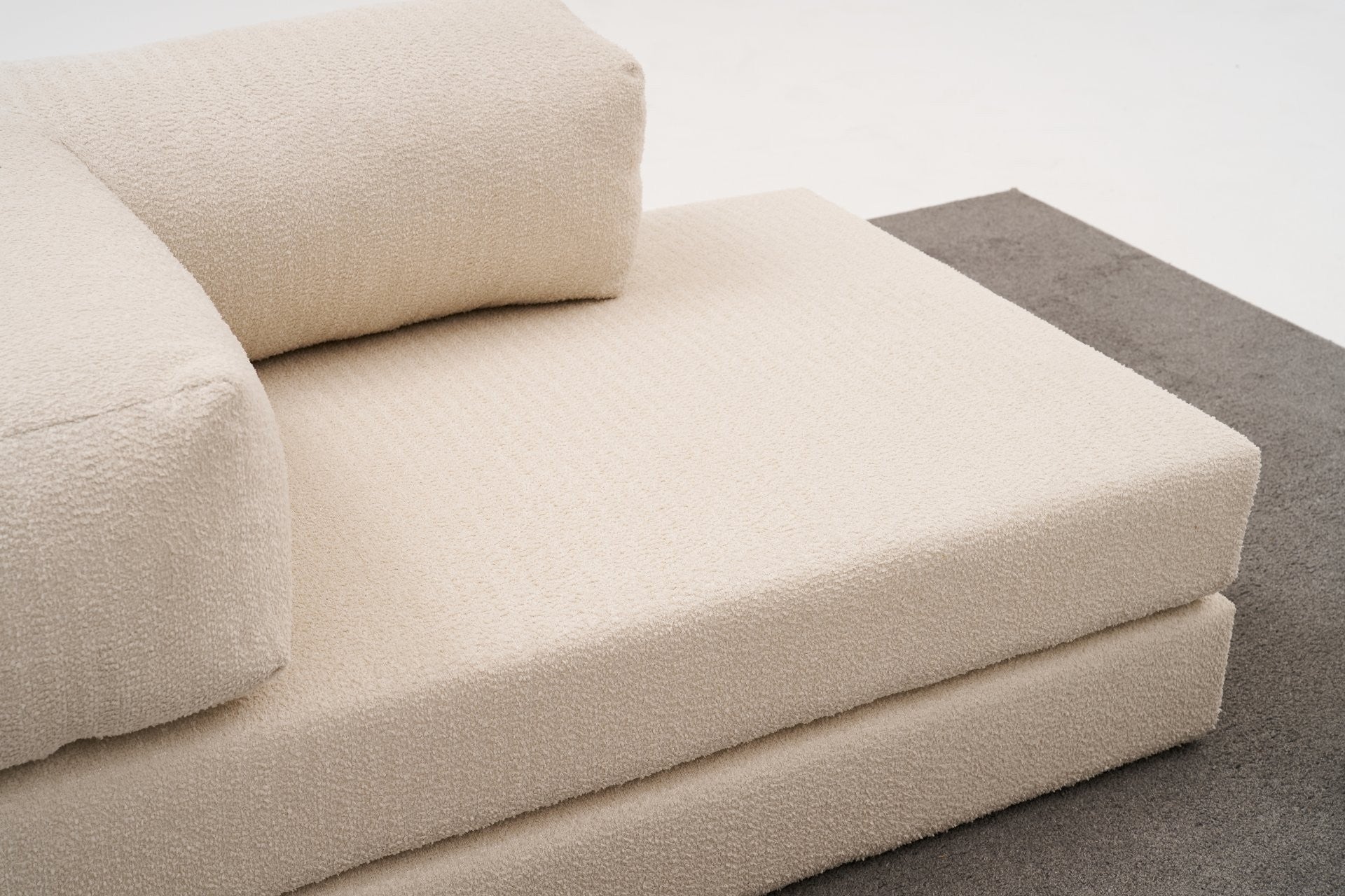 Sofá elegante de 2 lugares, tecido chenille creme, 140 x 95 x 75 cm | Assentos de espuma macia, ecológico | Perfeito para salas de estar e espaços aconchegantes