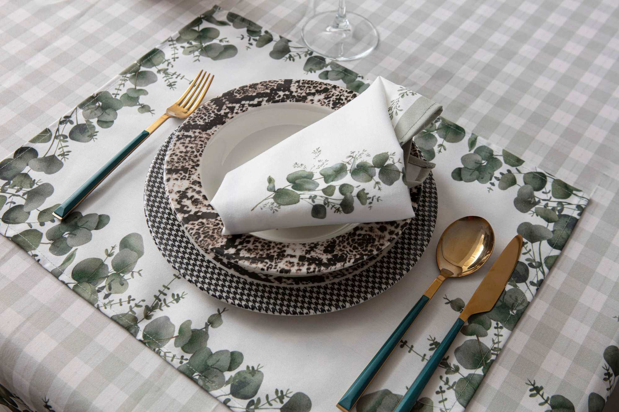 Conjunto de Bases de Pratos (4 peças)-Eucalyptus-Verde
Branco
