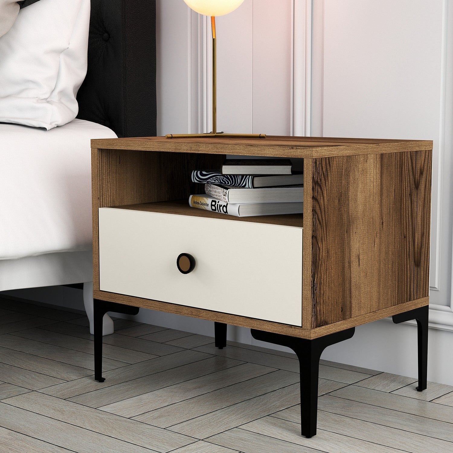 Mesa de cabeceira moderna com pés de metal, nogueira e creme, 56 x 50,8 x 40 cm | Painel de partículas 100% revestido de melamina, 18 mm de espessura | Design elegante e funcional