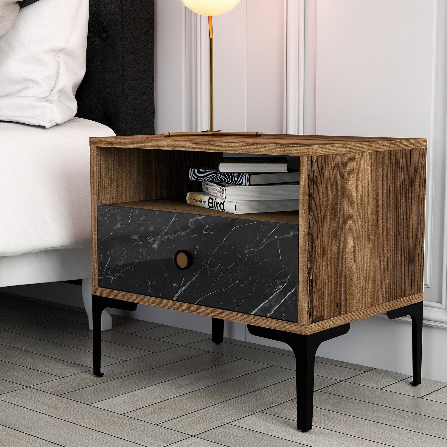 Mesa de Cabeceira Moderna com Pés de Metal, Nogueira e Preto, 56 x 50,8 x 40 cm | Painel de Partículas 100% Revestido em Melamina, 18 mm de Espessura | Design Elegante e Funcional para Qualquer Quarto