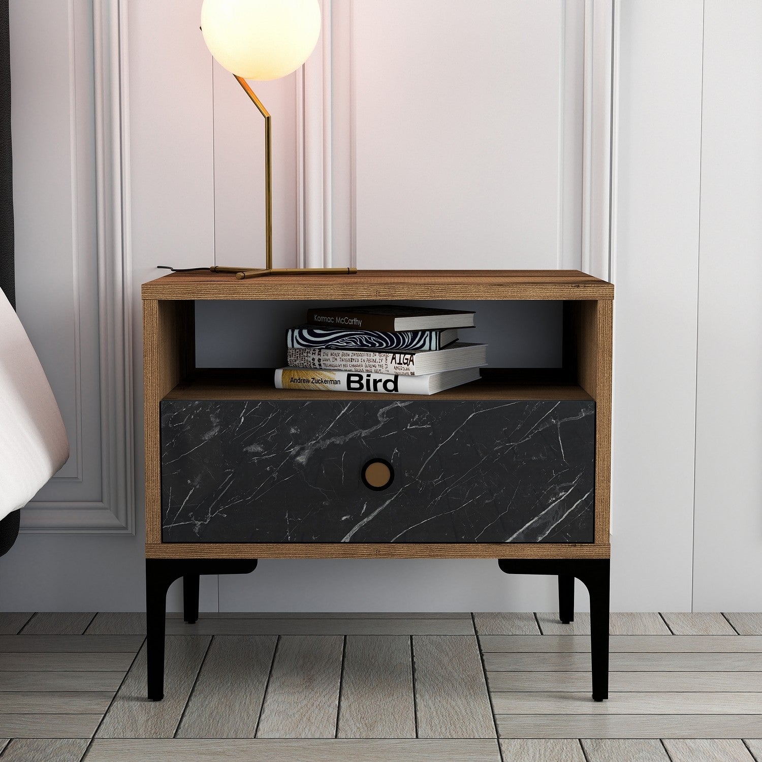 Mesa de Cabeceira Moderna com Pés de Metal, Nogueira e Preto, 56 x 50,8 x 40 cm | Painel de Partículas 100% Revestido em Melamina, 18 mm de Espessura | Design Elegante e Funcional para Qualquer Quarto