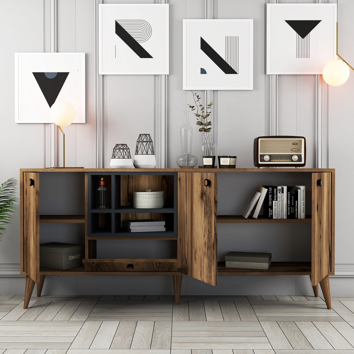 Aparador em nogueira – 180 cm x 81 cm x 35 cm – painel de partículas revestido em melamina