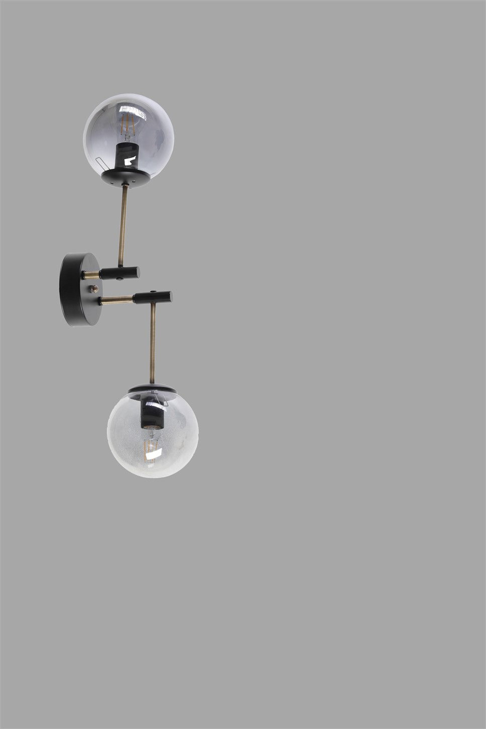 Aplique de Parede – 16 cm diâmetro – Preto e Fumê – Metal