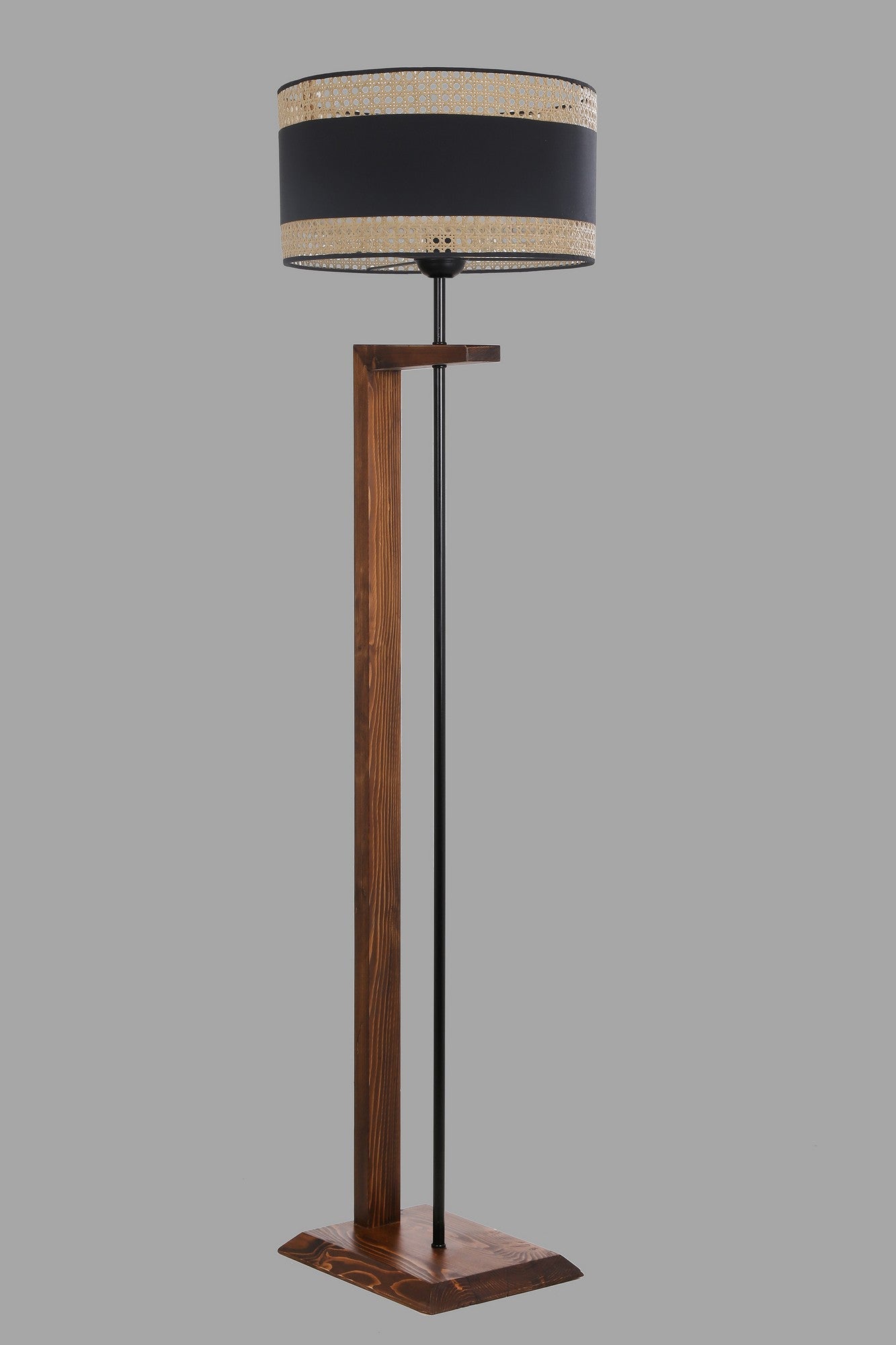 Candeeiro de Pé de Madeira – 165 cm – Nogueira