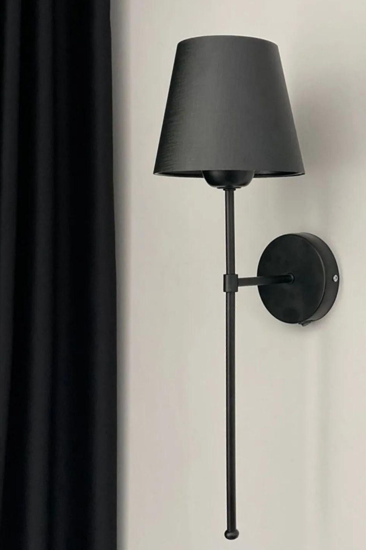 Candeeiro de Parede – 60 cm – Preto – Metálico
