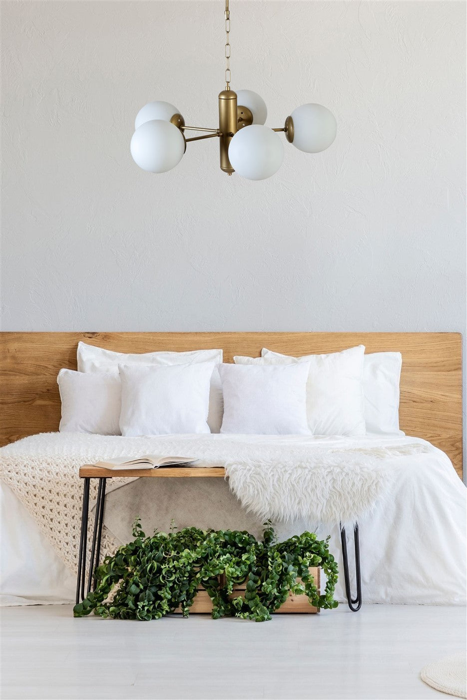 Candeeiro de Teto – 45 cm – Branco e Dourado – Metálico e Vidro