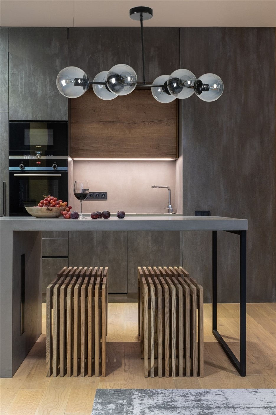 Candeeiro de Teto – 90 cm – Preto e Fumê – Metálico e Vidro