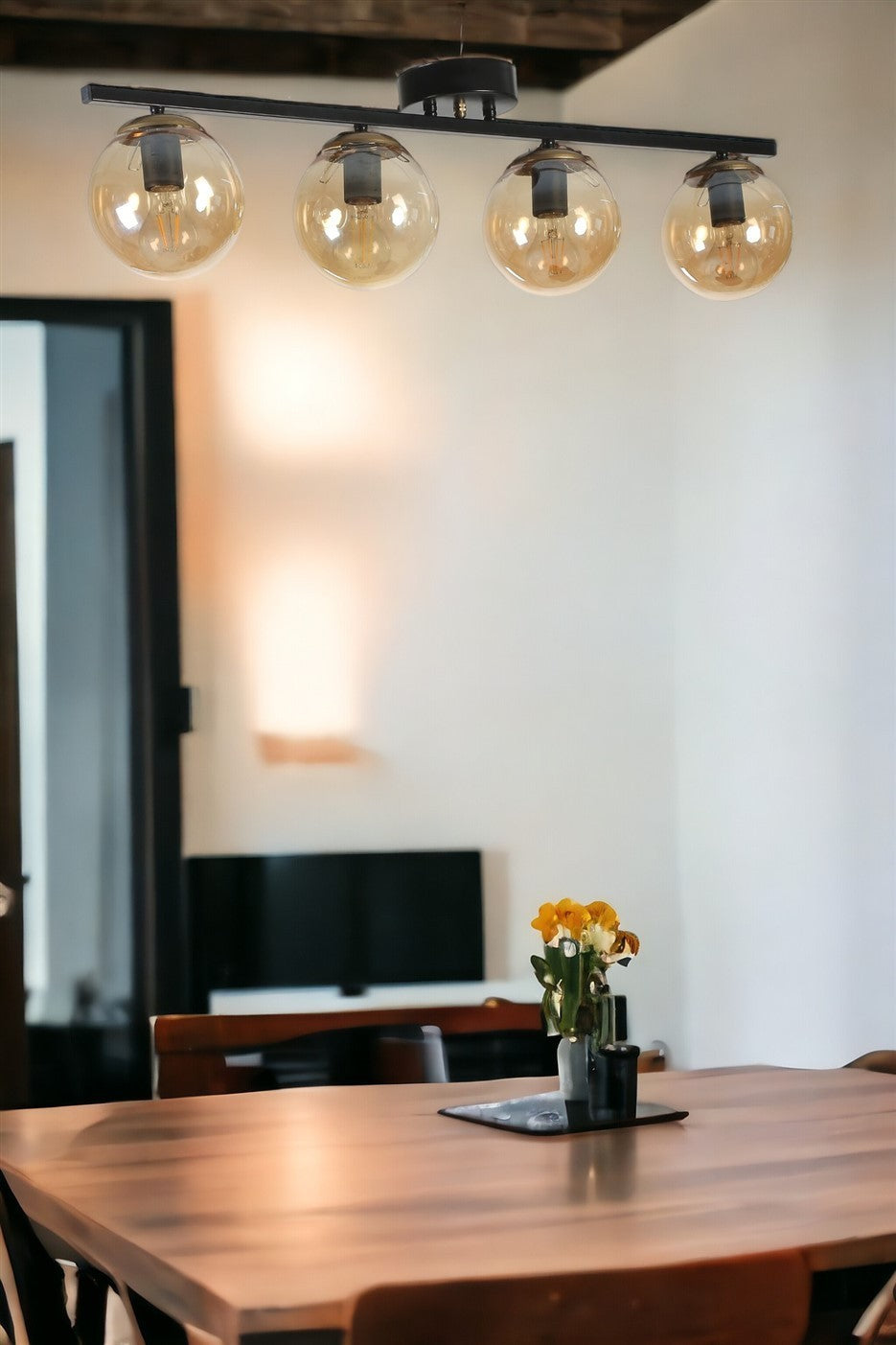 Candeeiro de Teto – 15 cm de diâmetro – Preto e Âmbar – Metálico e vidro