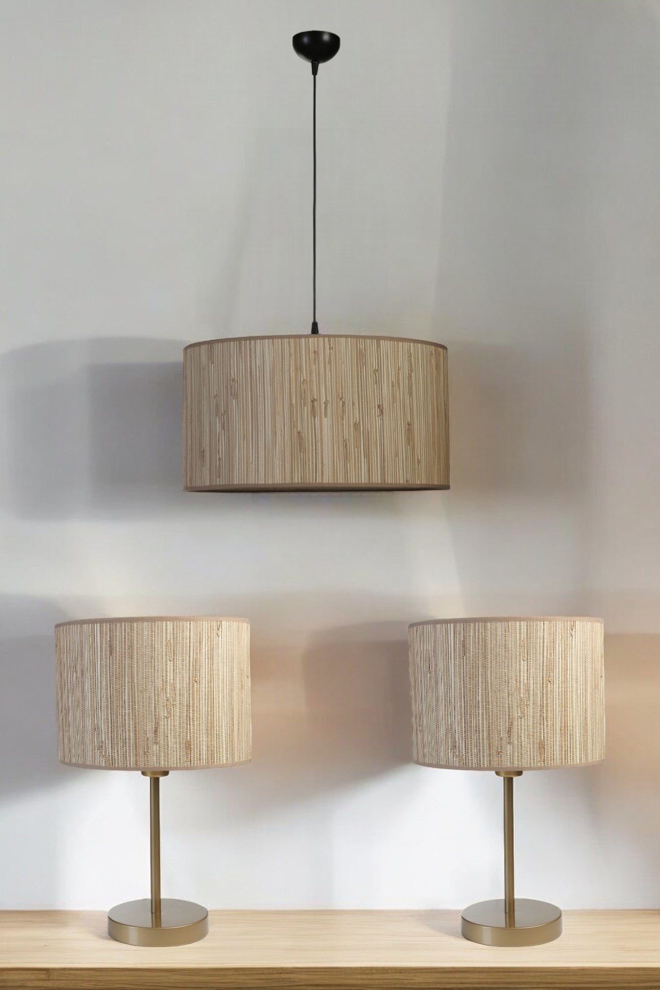 Conjunto de Candeeiro e Abajur – Ø45 h:20 cm (Candelabro), Ø30 h:25 cm (Candeeiro de Mesa) – Creme – Metal e Tecido