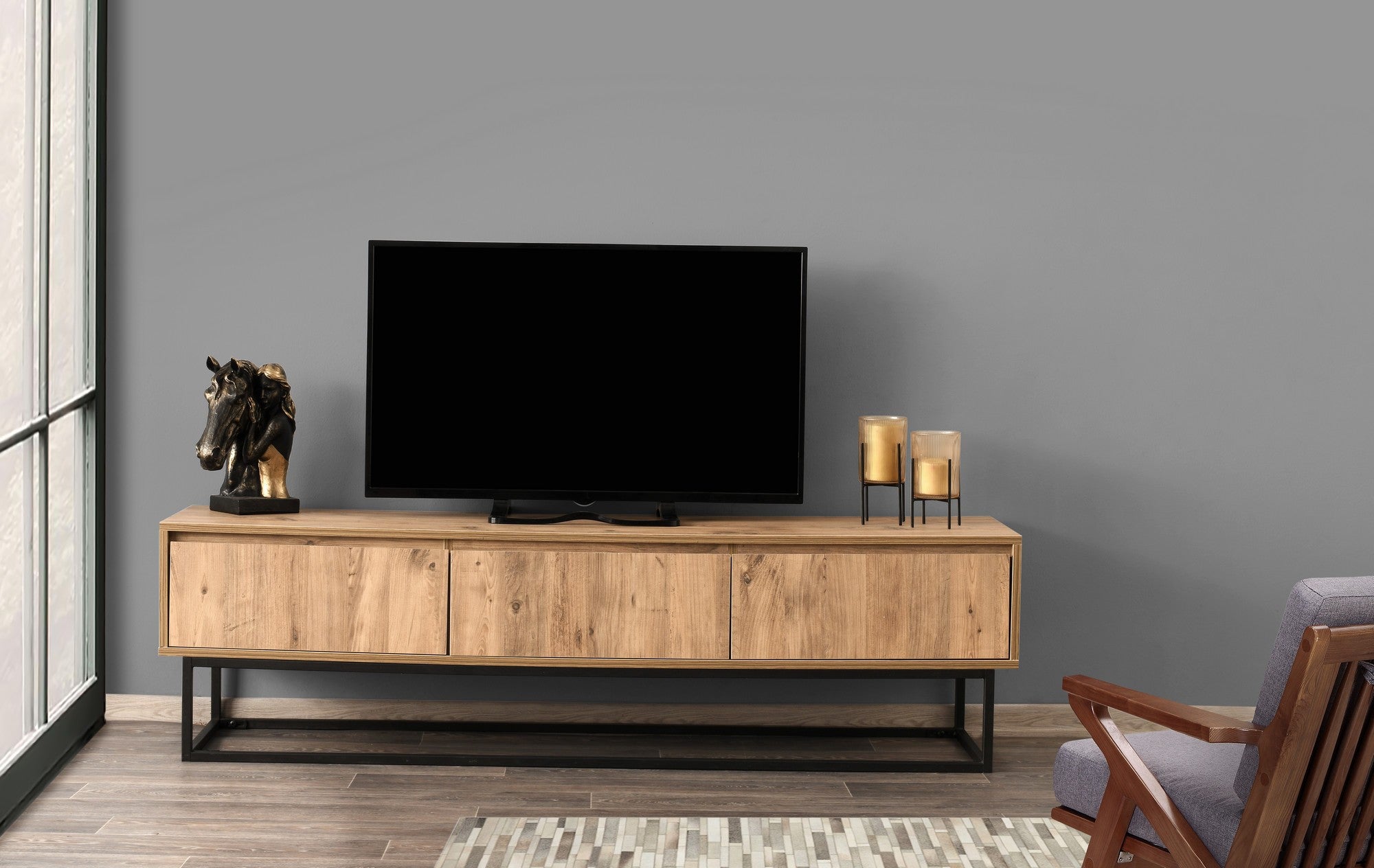 Suporte de TV industrial com 3 gavetas e prateleiras, preto e pinho, 180 cm | Painel de partículas 100% revestido de melamina, pernas de metal, montagem na parede, 18 mm de espessura