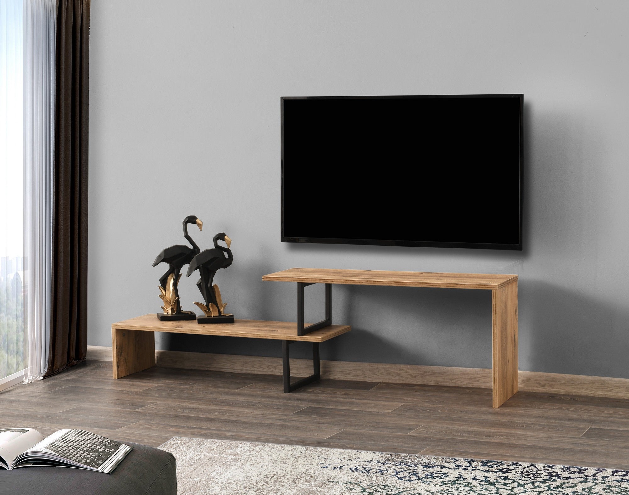 Suporte de TV moderno com opção de montagem na parede, preto e pinho, 153 x 44 x 30 cm | Painel de partículas 100% revestido de melamina, 18 mm de espessura | Design elegante e funcional