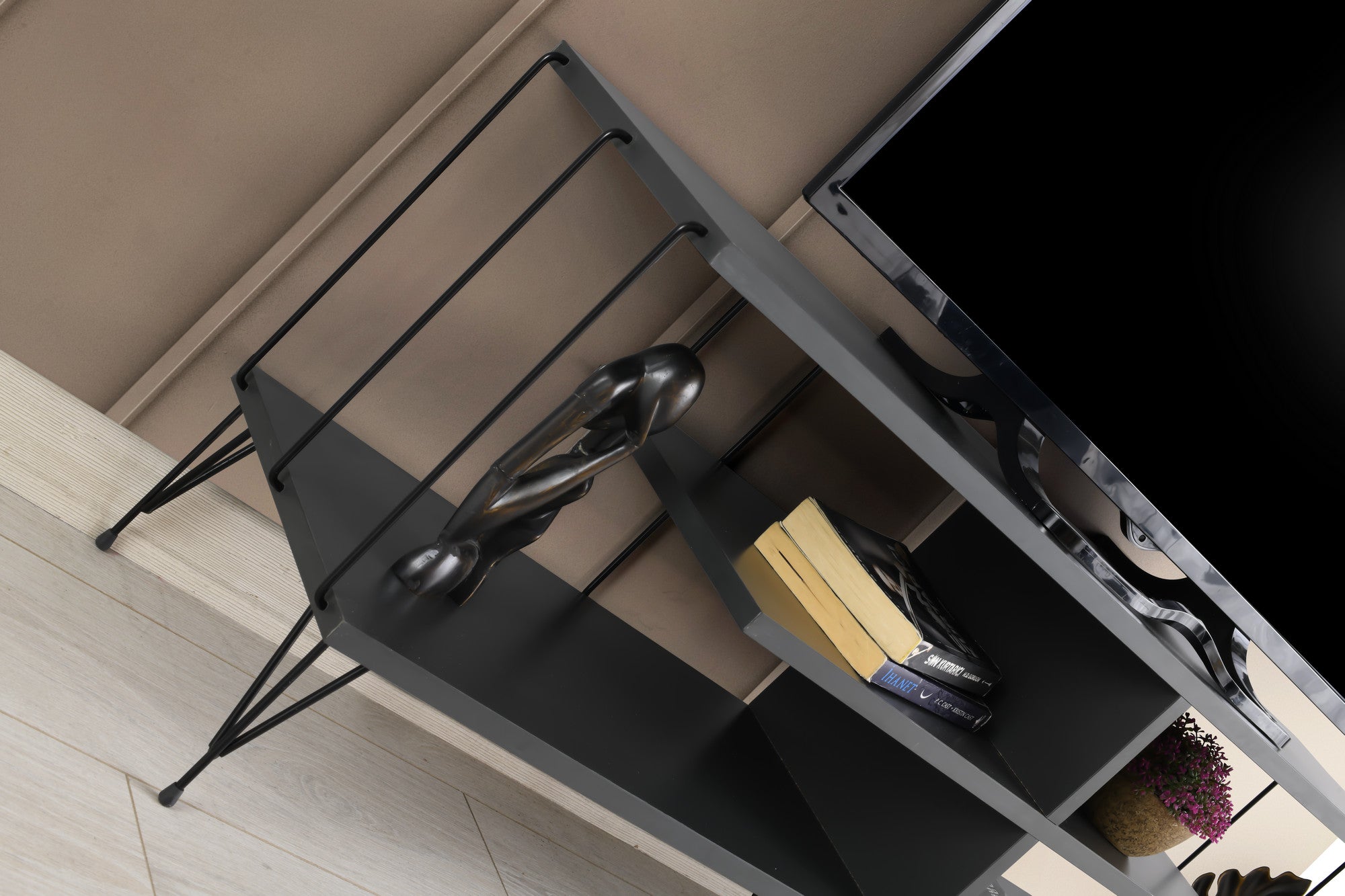 Suporte de TV moderno com pés de metal, antracite, 120 cm | Painel de partículas 100% revestido de melamina, 18 mm de espessura | Elegante e funcional com várias prateleiras