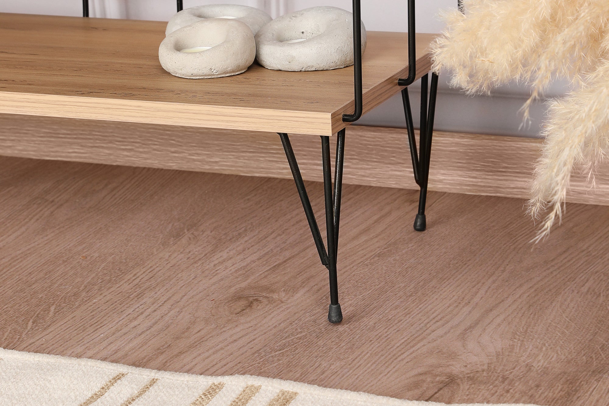 Suporte de TV moderno com pés de metal, acabamento em carvalho, 120 cm | Painel de partículas 100% revestido em melamina, 18 mm de espessura | Elegante e funcional com várias prateleiras