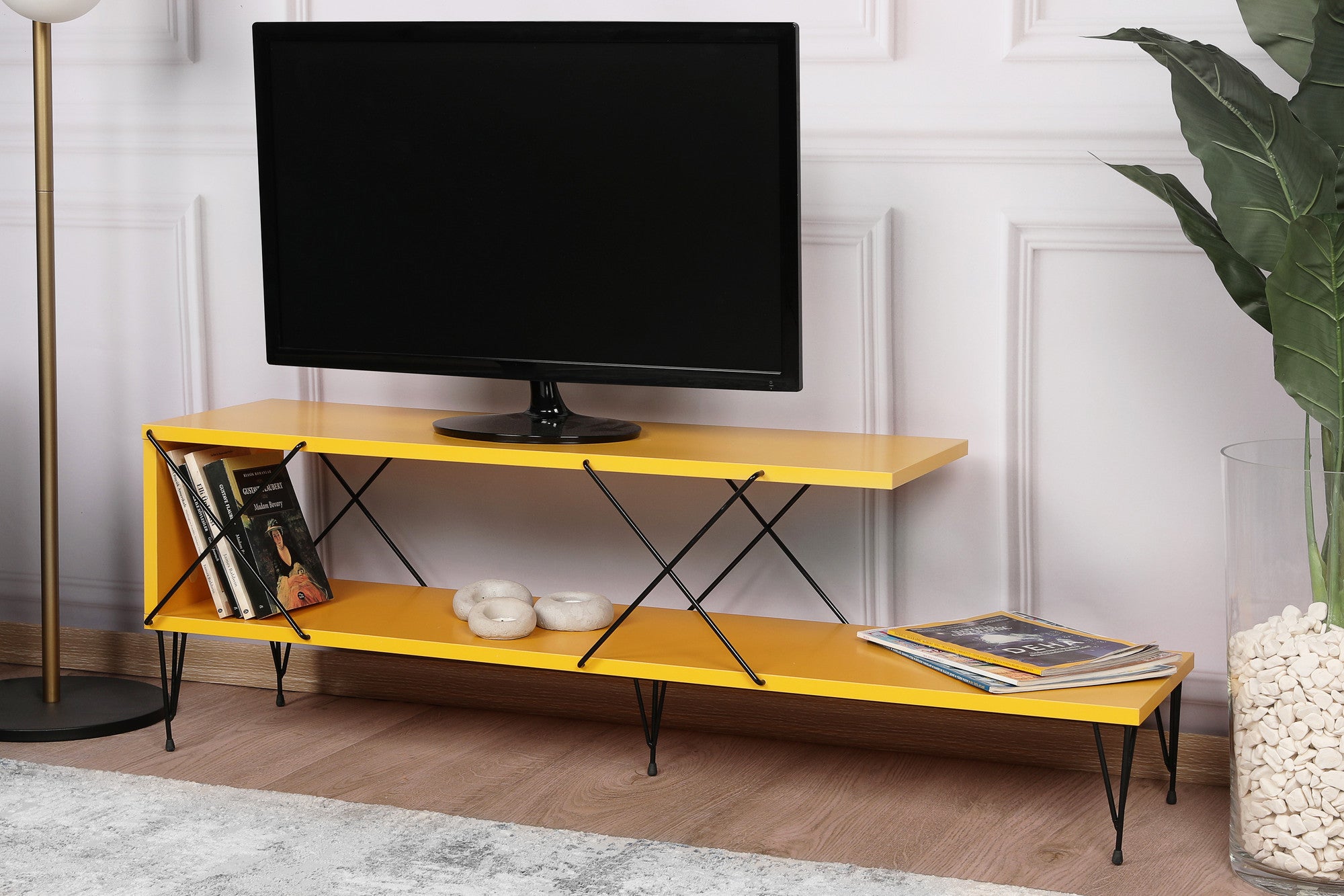 Suporte de TV amarelo elegante, 120 cm de largura, 40 cm de altura, 30 cm de profundidade | Painel de partículas 100% revestido de melamina, pernas de ferro | Várias prateleiras para salas de estar modernas