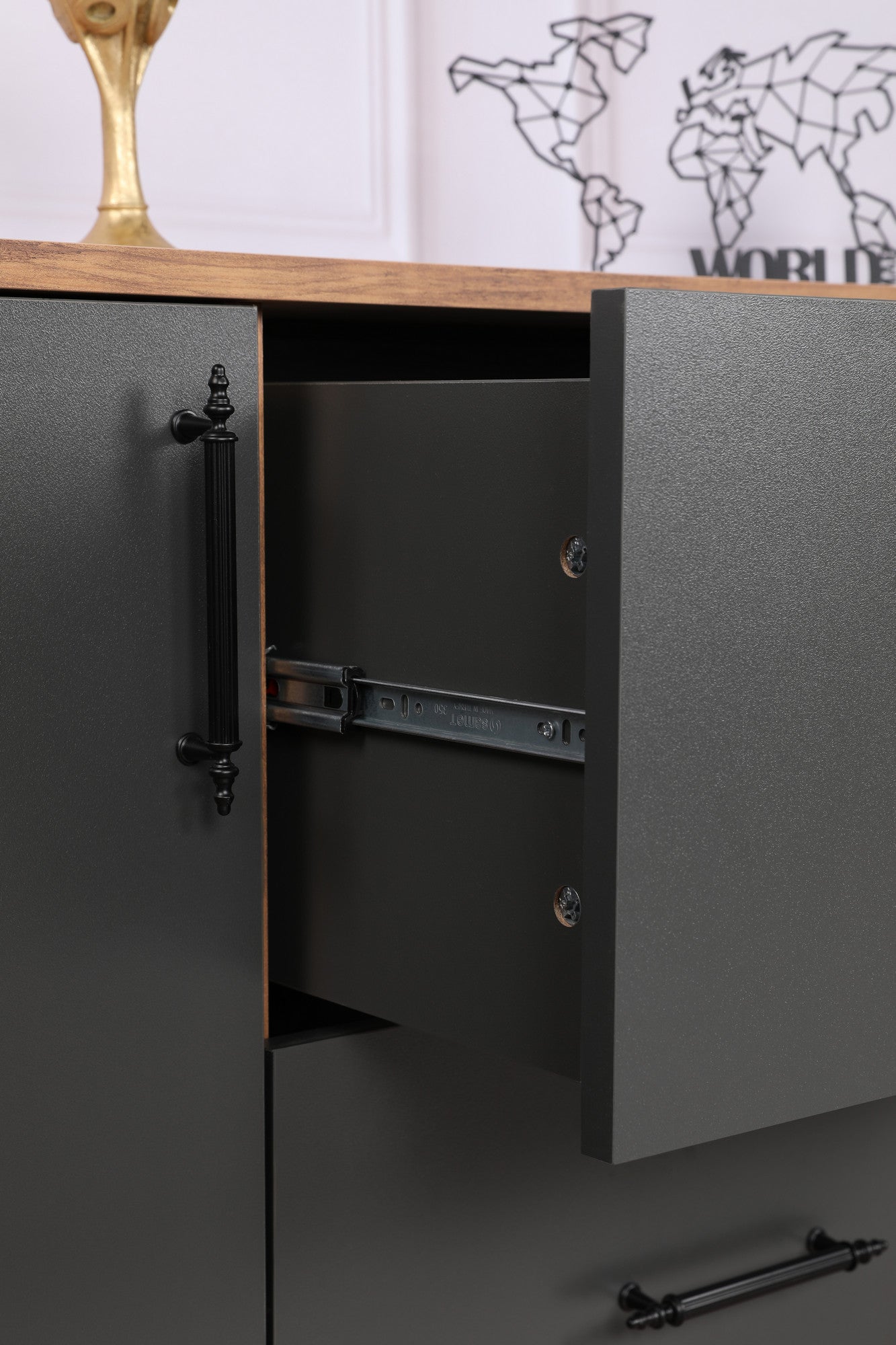 854KLN3907Tribo Home