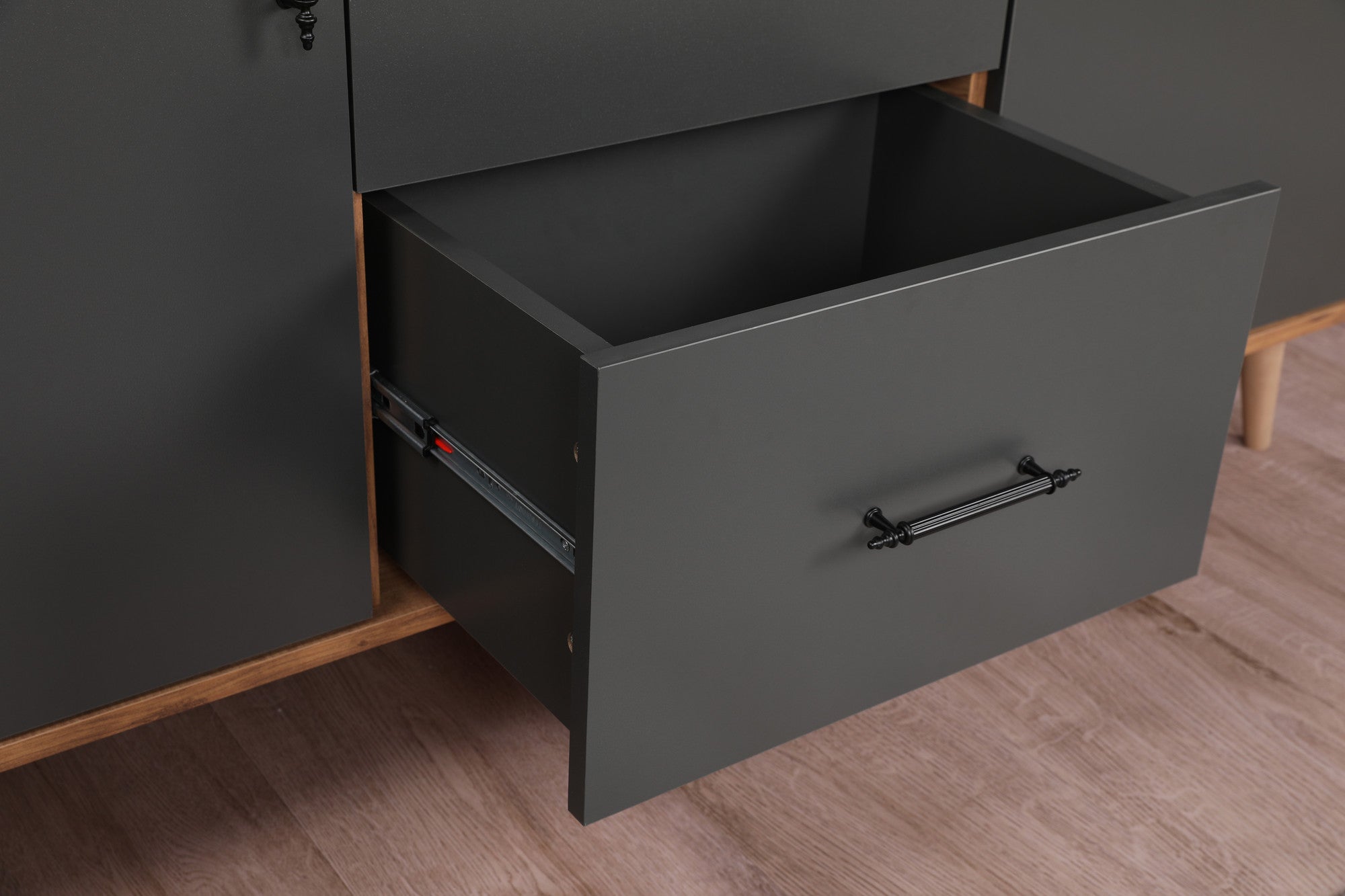 854KLN3907Tribo Home