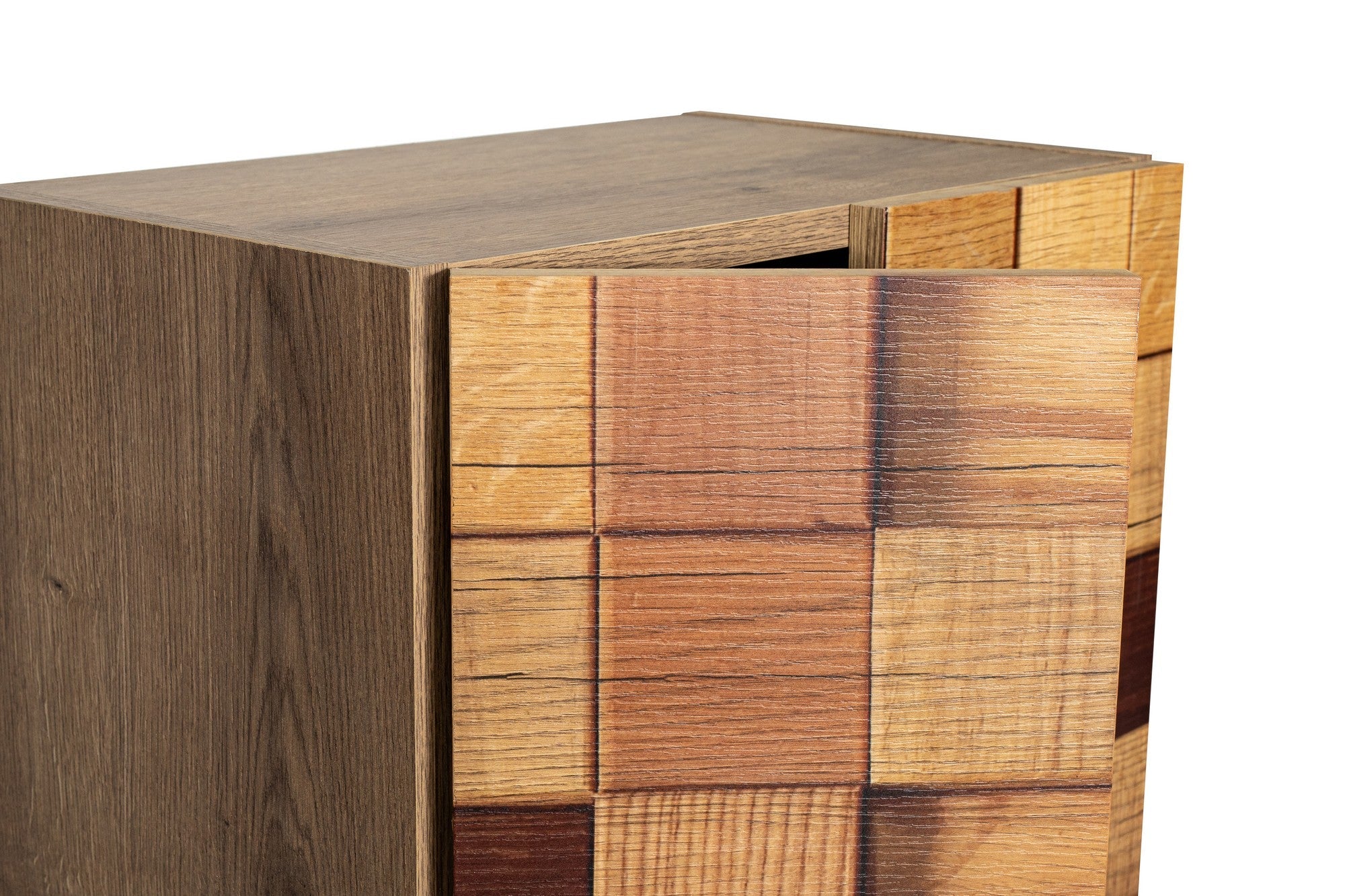 854KLN4724Tribo Home