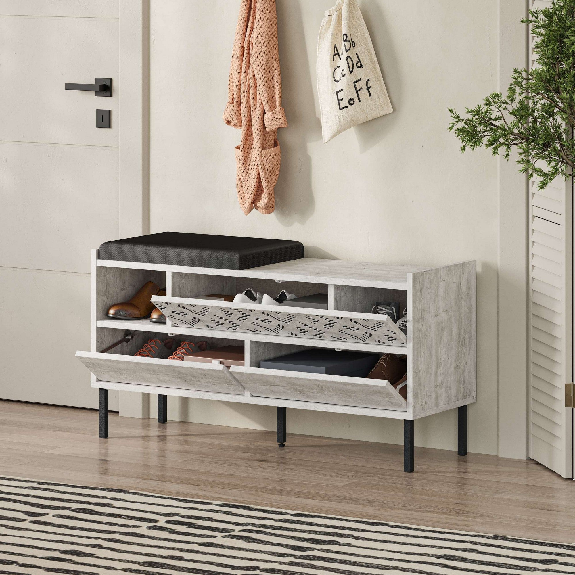 Elegante sapateira branca com pés de metal, 111 cm de largura | Painel de partículas 100% revestido em melamina, 18 mm de espessura | Montável na parede, várias prateleiras para armazenamento organizado
