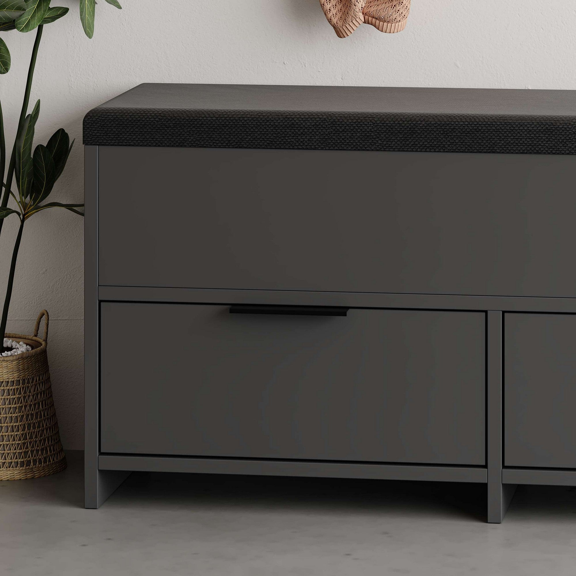 Sapateira estilosa, antracite, 106 x 50 x 34 cm | Painel de partículas 100% revestido em melamina, 18 mm de espessura | Montável na parede, dobradiças de fechamento suave, prateleiras amplas