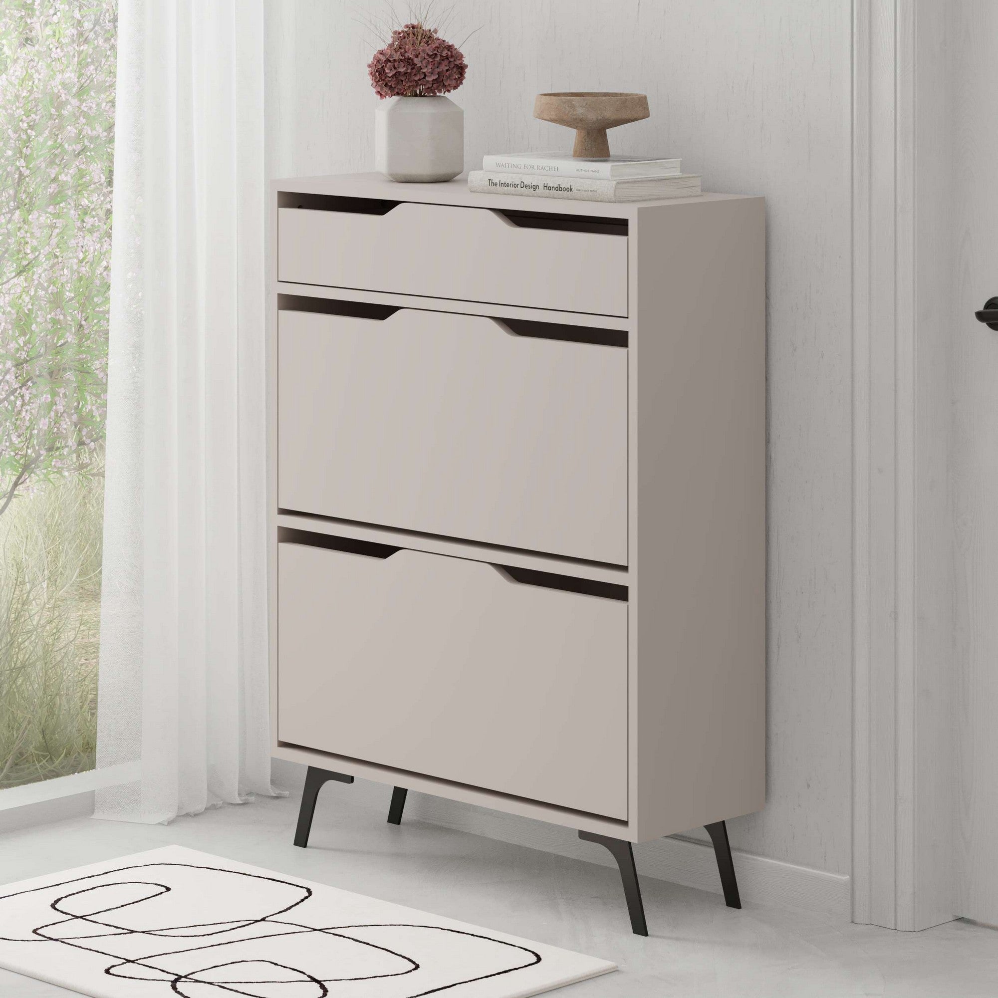 Sapateira estilosa, cor mocha claro, 81,6 x 110 x 29,5 cm | Painel de partículas 100% revestido em melamina, 18 mm de espessura | Montável na parede com inúmeras prateleiras
