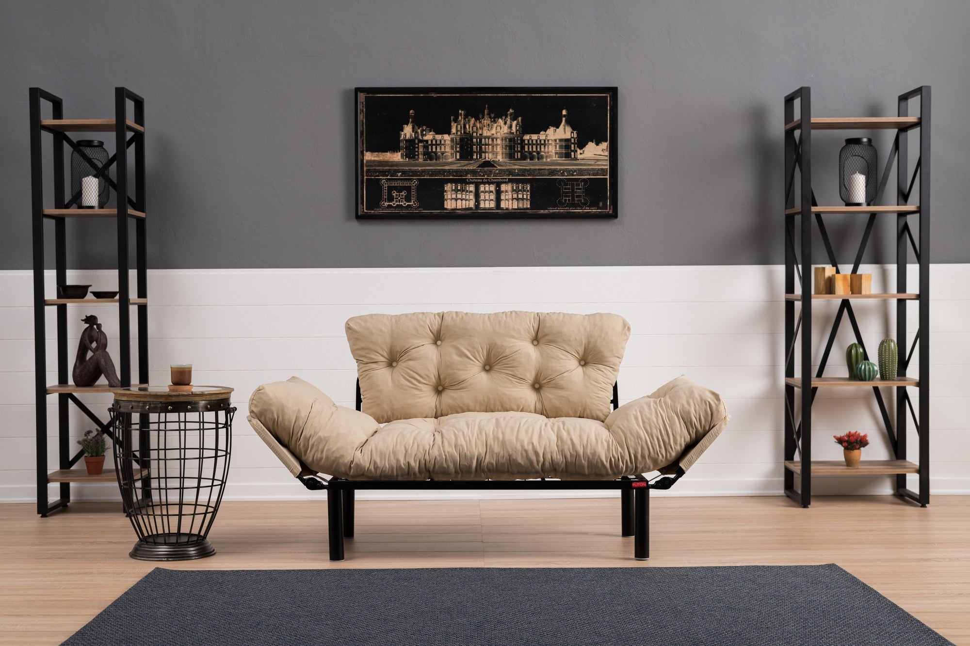 Sofá-cama elegante de 2 lugares, microfibra creme, 155 cm | Estrutura 100% metálica, espuma de alto DNS, fácil de limpar | Perfeito para espaços modernos, boêmios e industriais