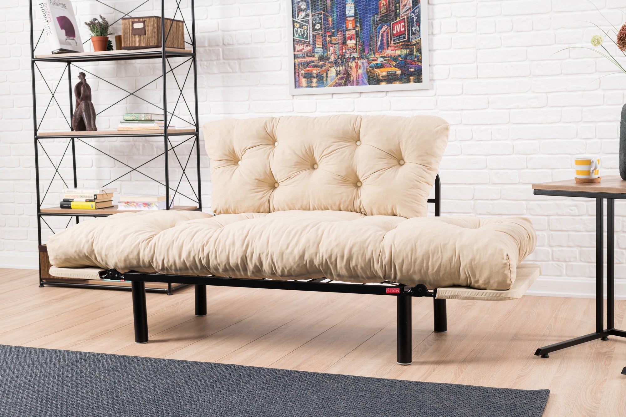 Sofá-cama elegante de 2 lugares, microfibra creme, 155 cm | Estrutura 100% metálica, espuma de alto DNS, fácil de limpar | Perfeito para espaços modernos, boêmios e industriais