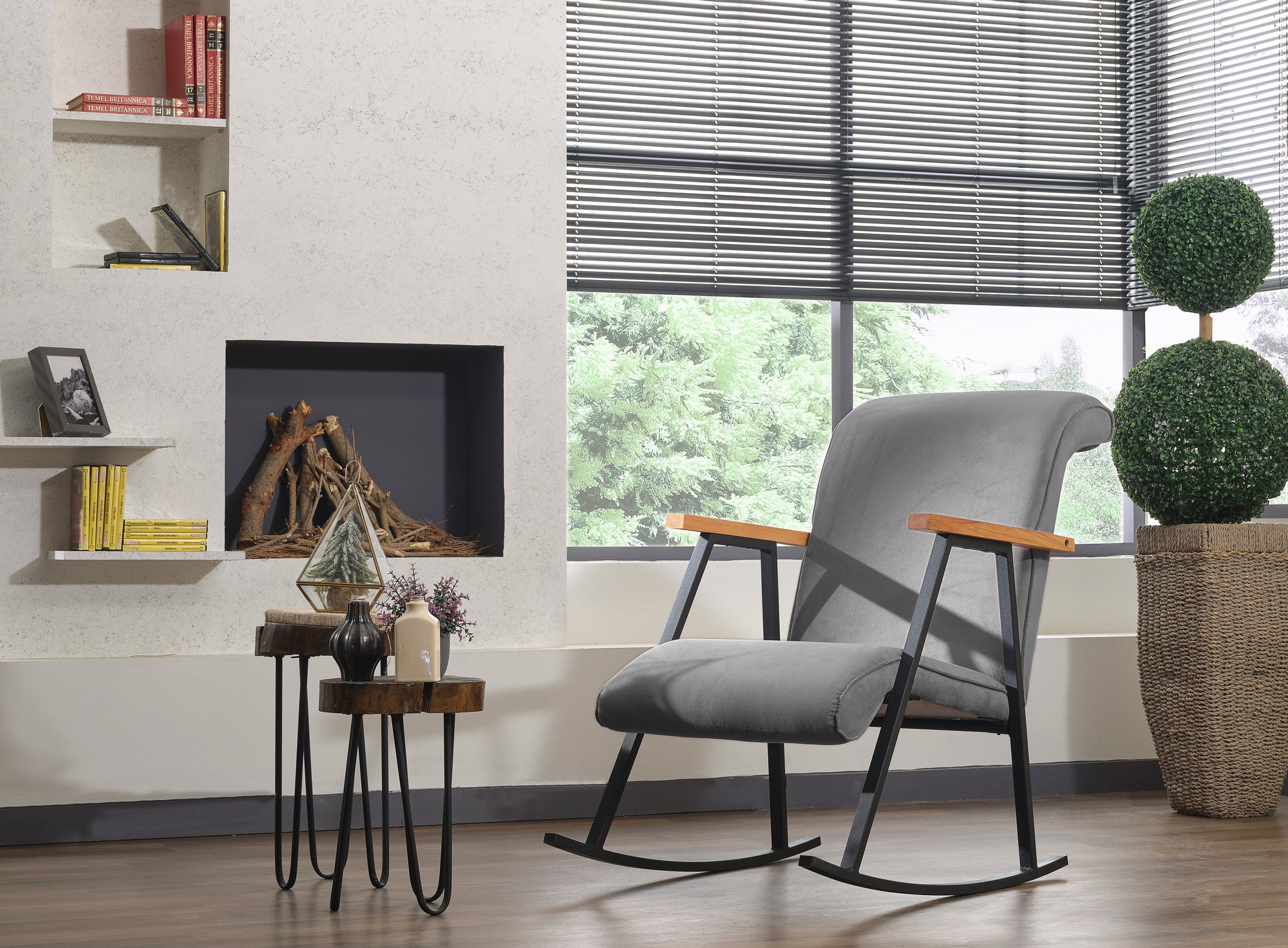 Cadeira de balanço moderna, cinza, estrutura 100% metal, forro de algodão fácil de limpar, altura total de 96 cm, elegante e funcional para decoração de casa e hotel