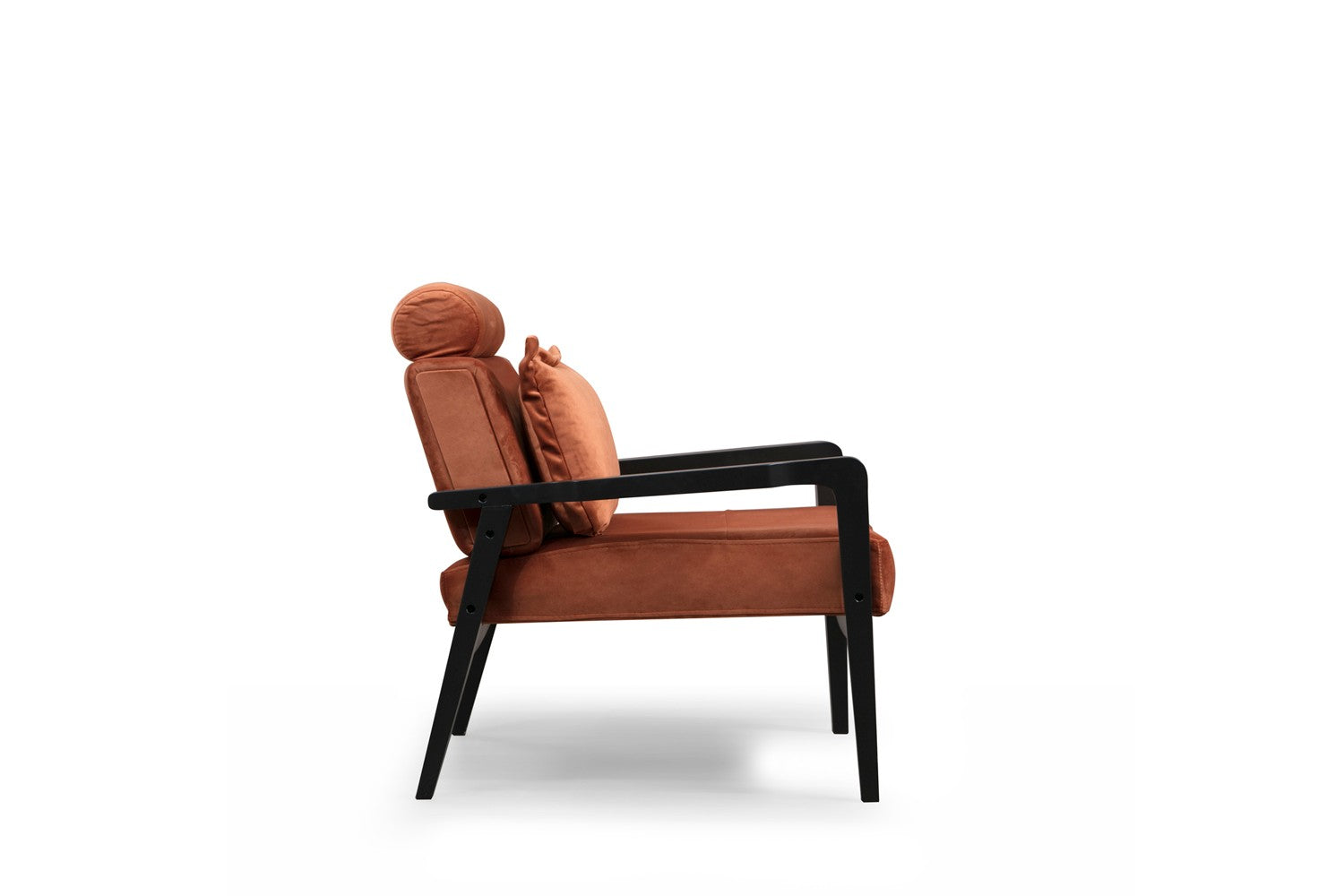 Poltrona – 77x90x84 cm – cor canela – madeira de faia