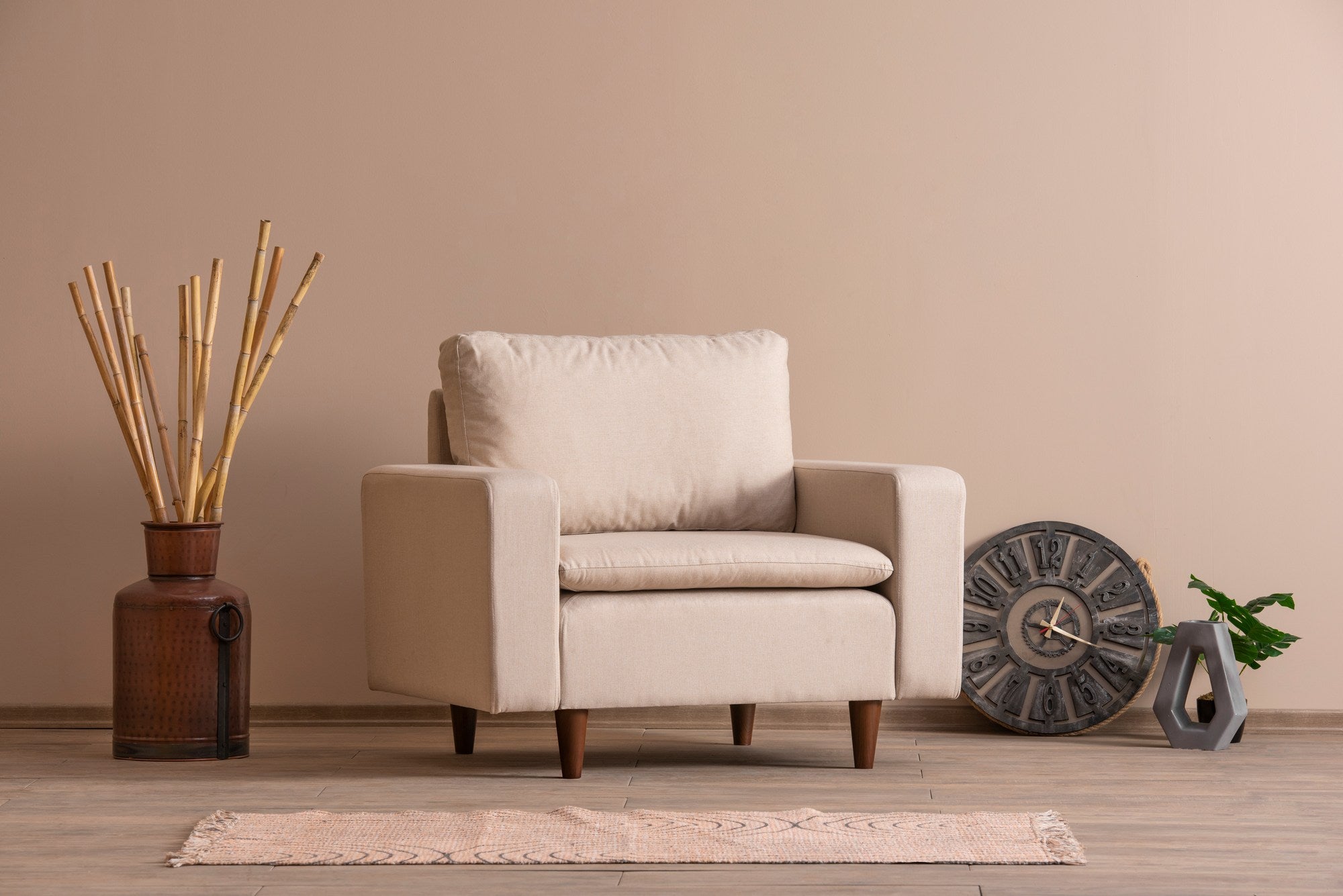 Poltrona Elegante, Cor Creme, Estrutura 100% Metal, Tecido 100% Poliéster | Profundidade do Assento: 52 cm, Largura: 75 cm, Altura: 46 cm | Conforto e Estilo para Sala de Estar
