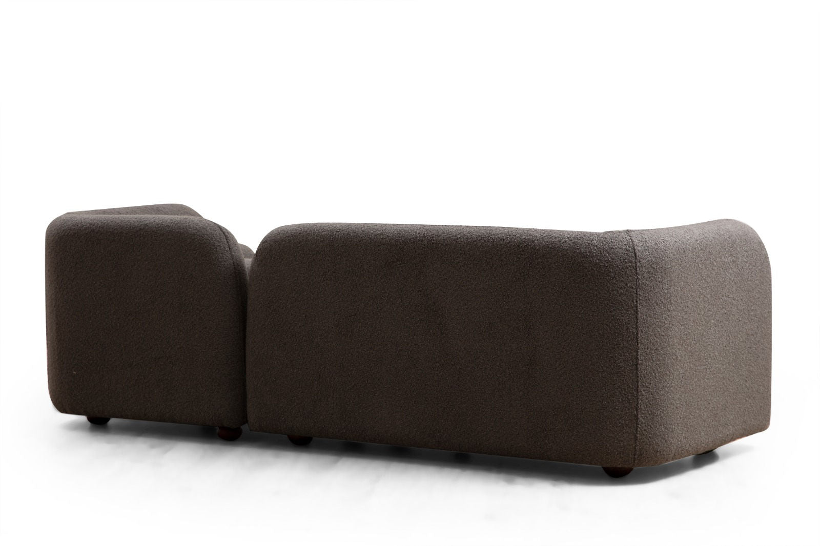 Sofá moderno de 3 lugares, tecido cinza, 228 x 90 x 74 cm | Estrutura de madeira de faia, pernas de nogueira, 2 almofadas incluídas | Elegante e confortável para casa e hotel