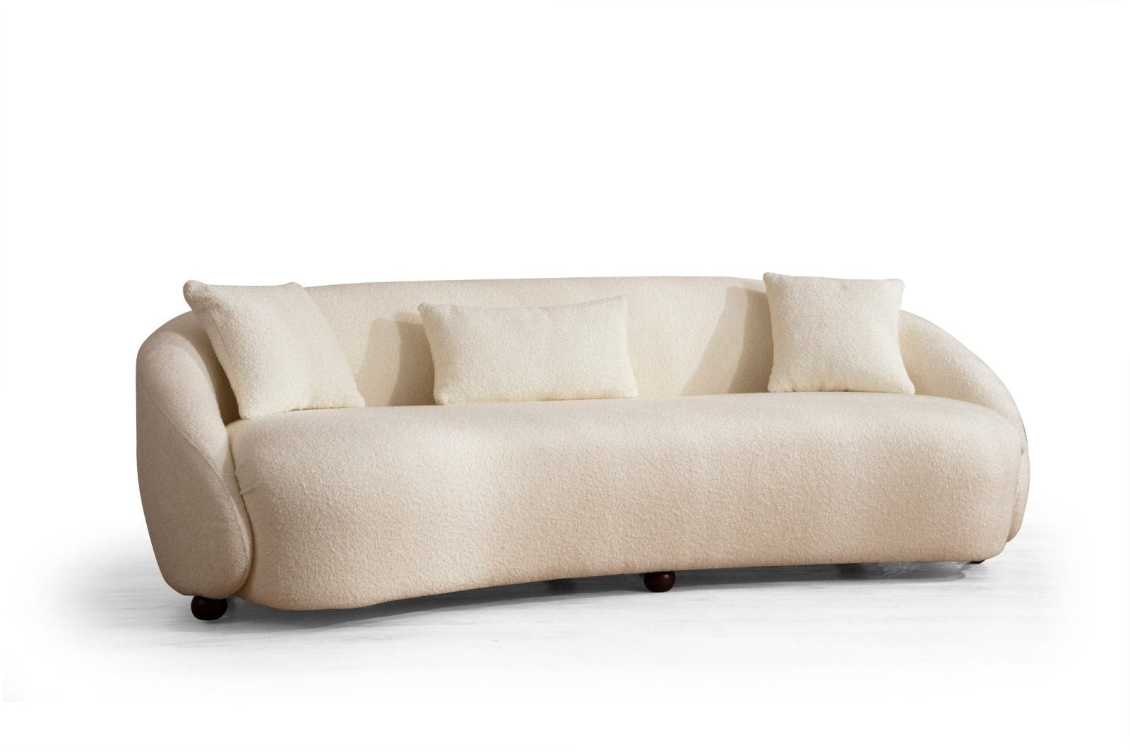 Sofá moderno de 3 lugares, cor creme, estrutura em madeira de faia e aglomerado, 230x75x94 cm | 100% poliéster, almofadas fixas, pés de nogueira | Design escandinavo elegante